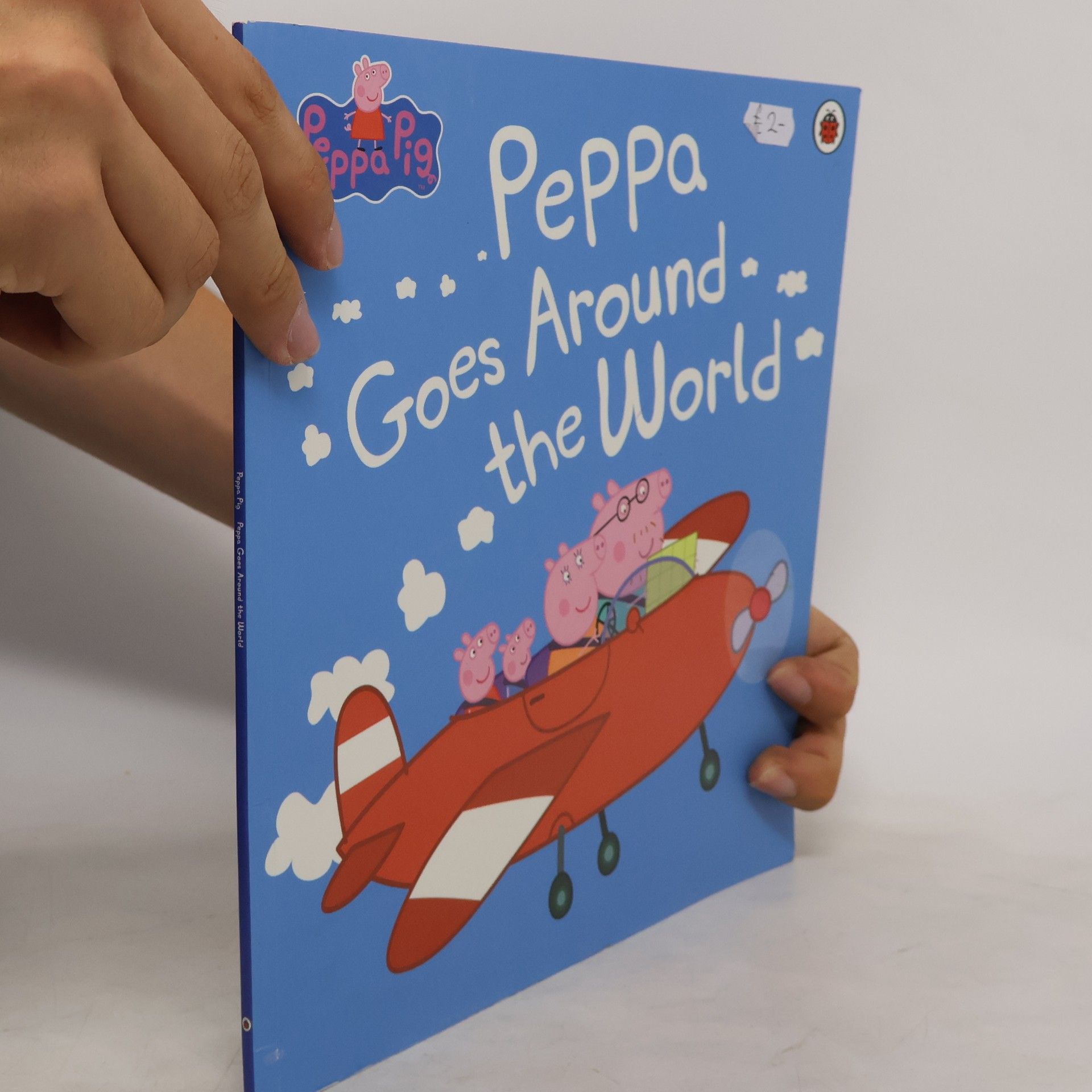 Kolektiv autorů Peppa Pig: Peppa Goes Around the World