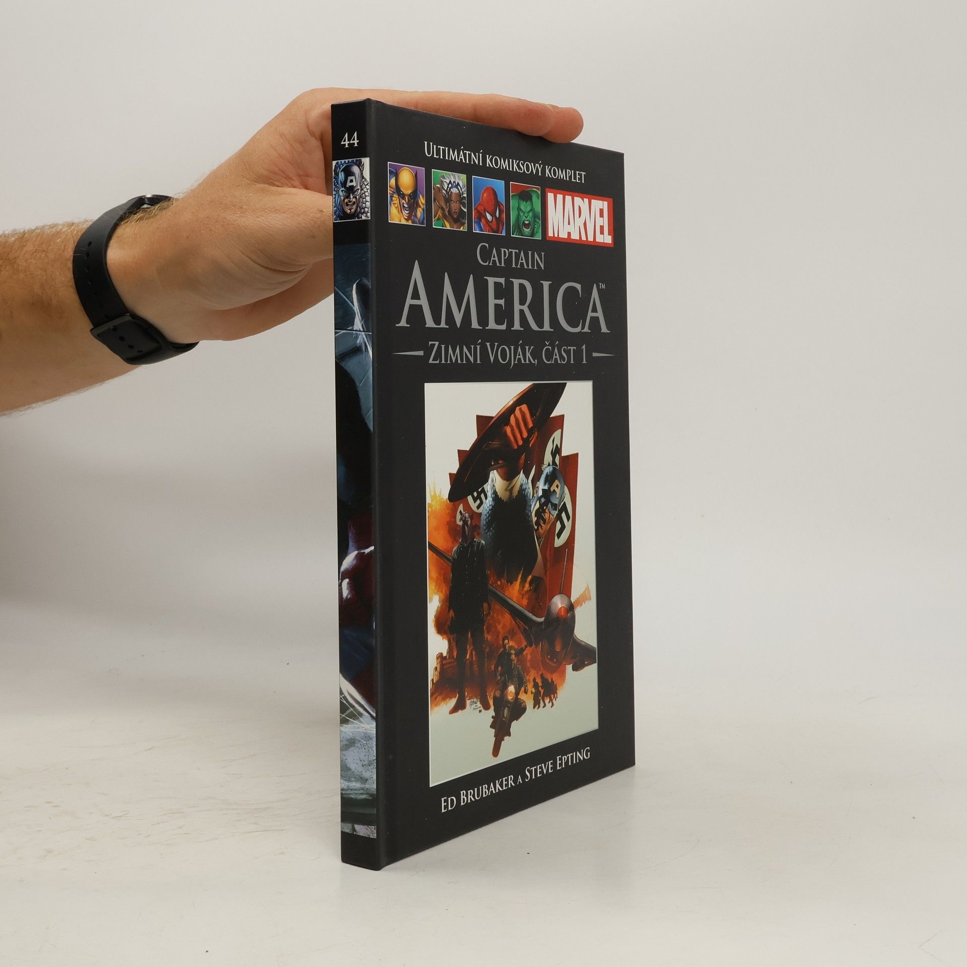 Ed Brubaker Ultimátní komixový komplet 44. Captain America. Zimní voják 1