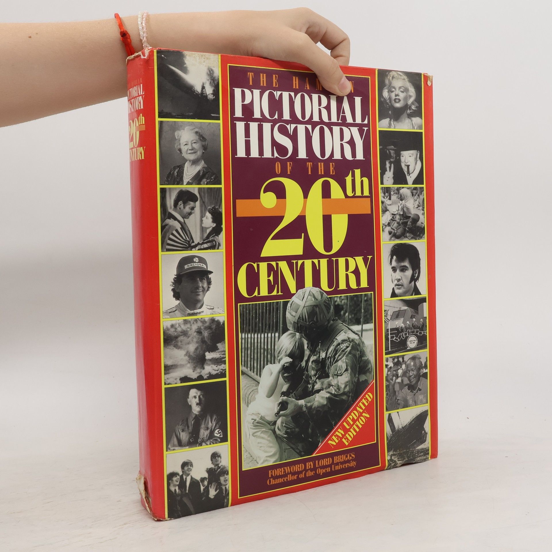 Neil Wenborn The Hamlyn Pictorial History of the 20th Century