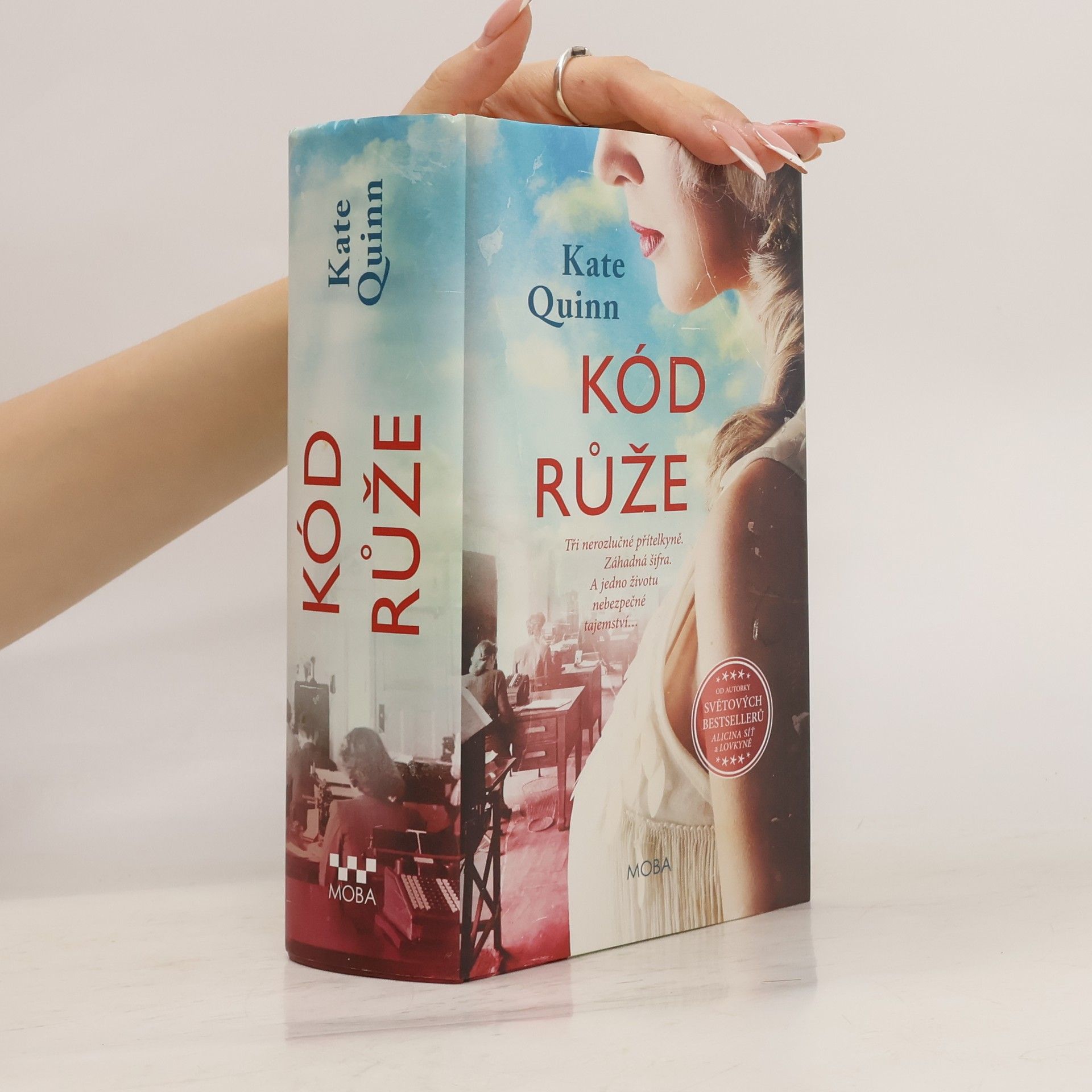Kate Quinn Kód růže