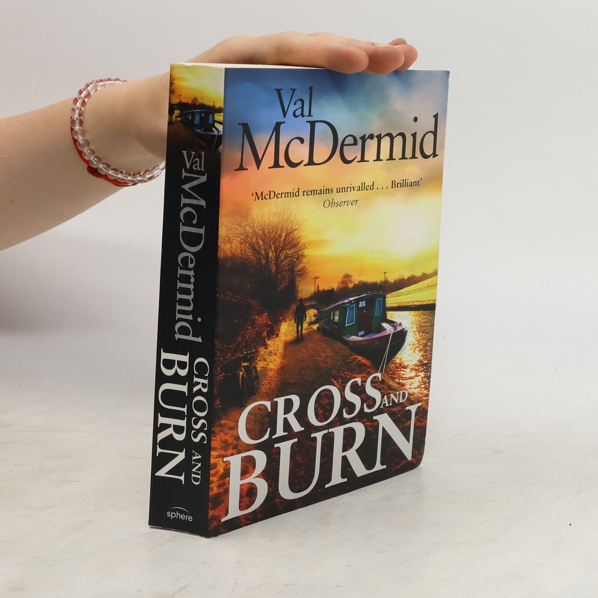 Val McDermid Cross and Burn