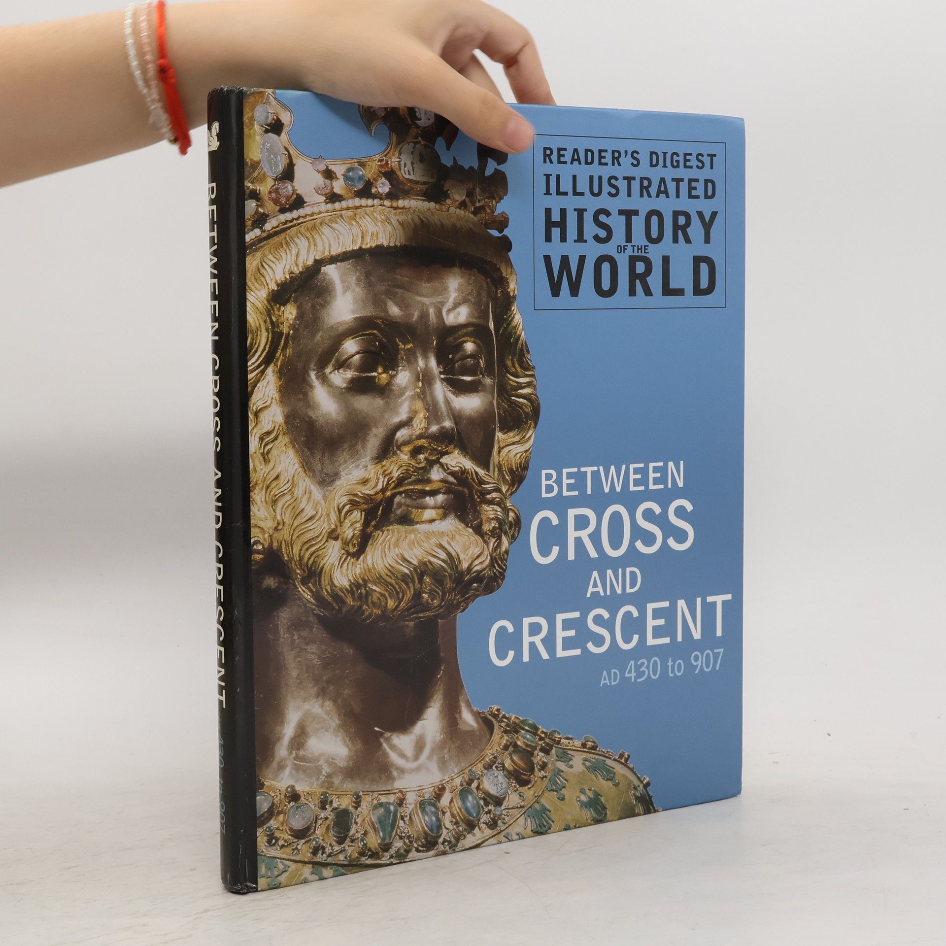 Auteurscollectief Between Cross and Crescent 430-907