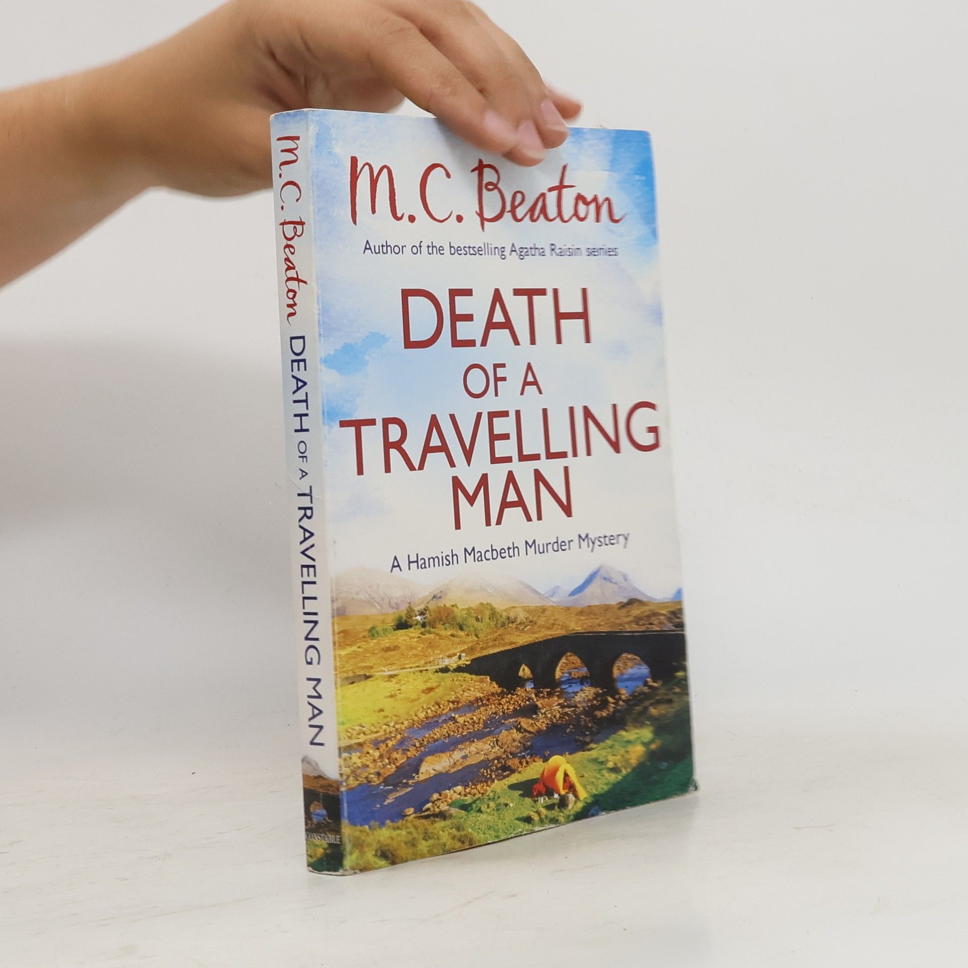 M. C. Beaton Death of a Travelling Man