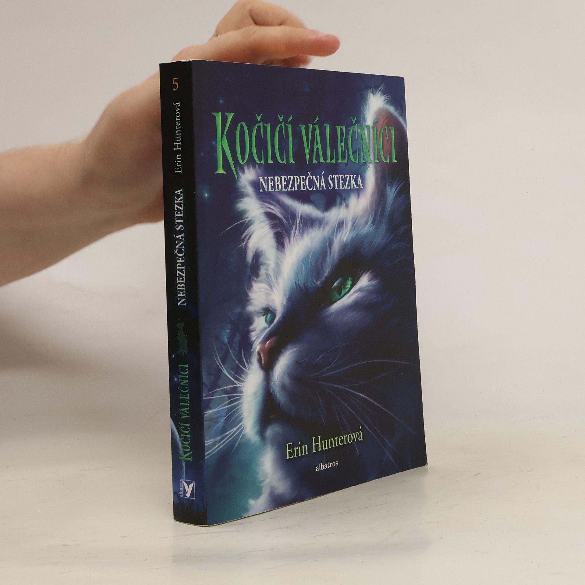 Erin Hunter Nebezpečná stezka. Kočičí válečníci