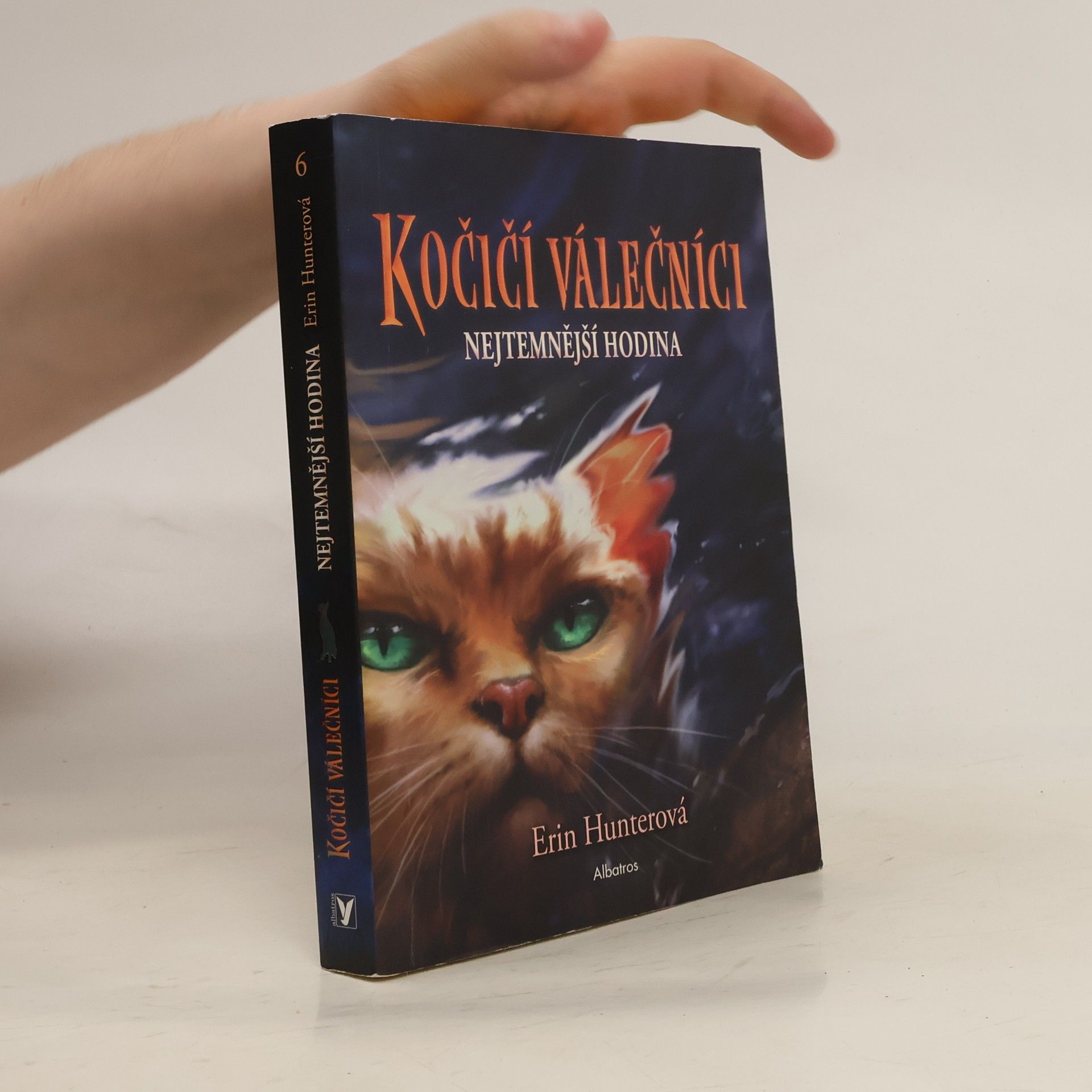 Erin Hunter Nejtemnější hodina