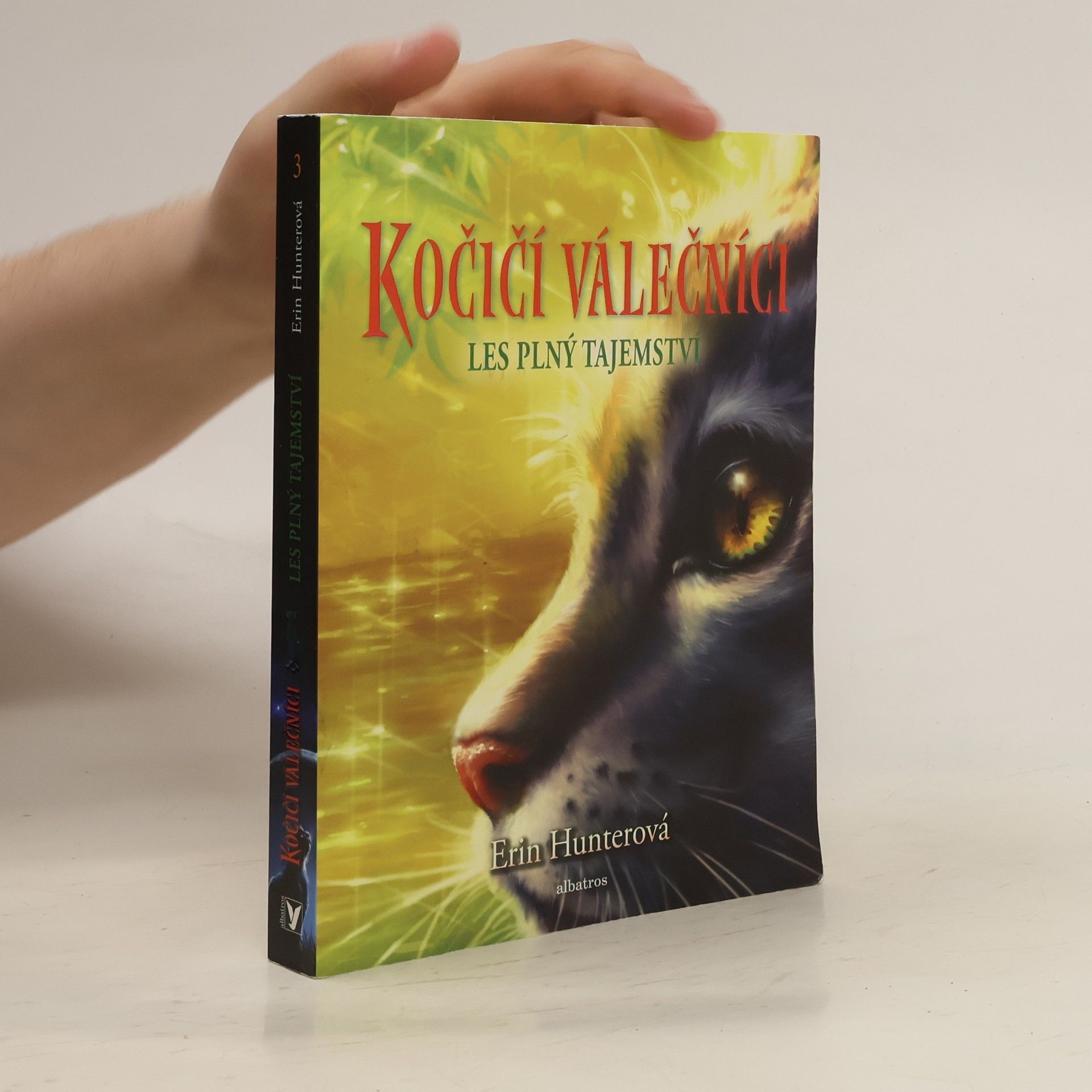 Erin Hunter Les plný tajemství. Kočičí válečníci