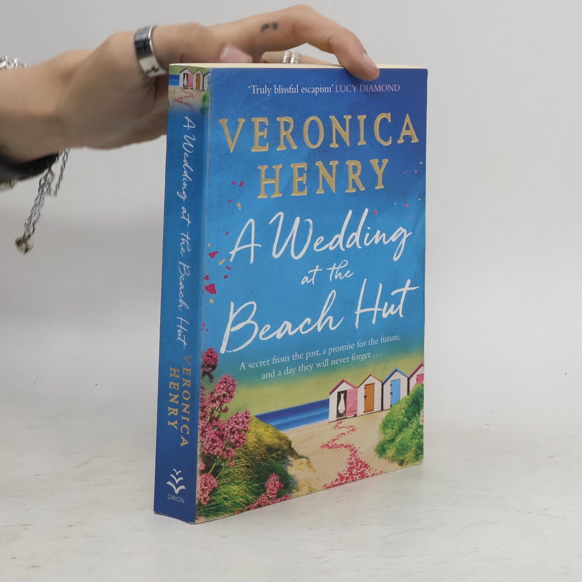 Veronica Henry A Wedding at the Beach Hut