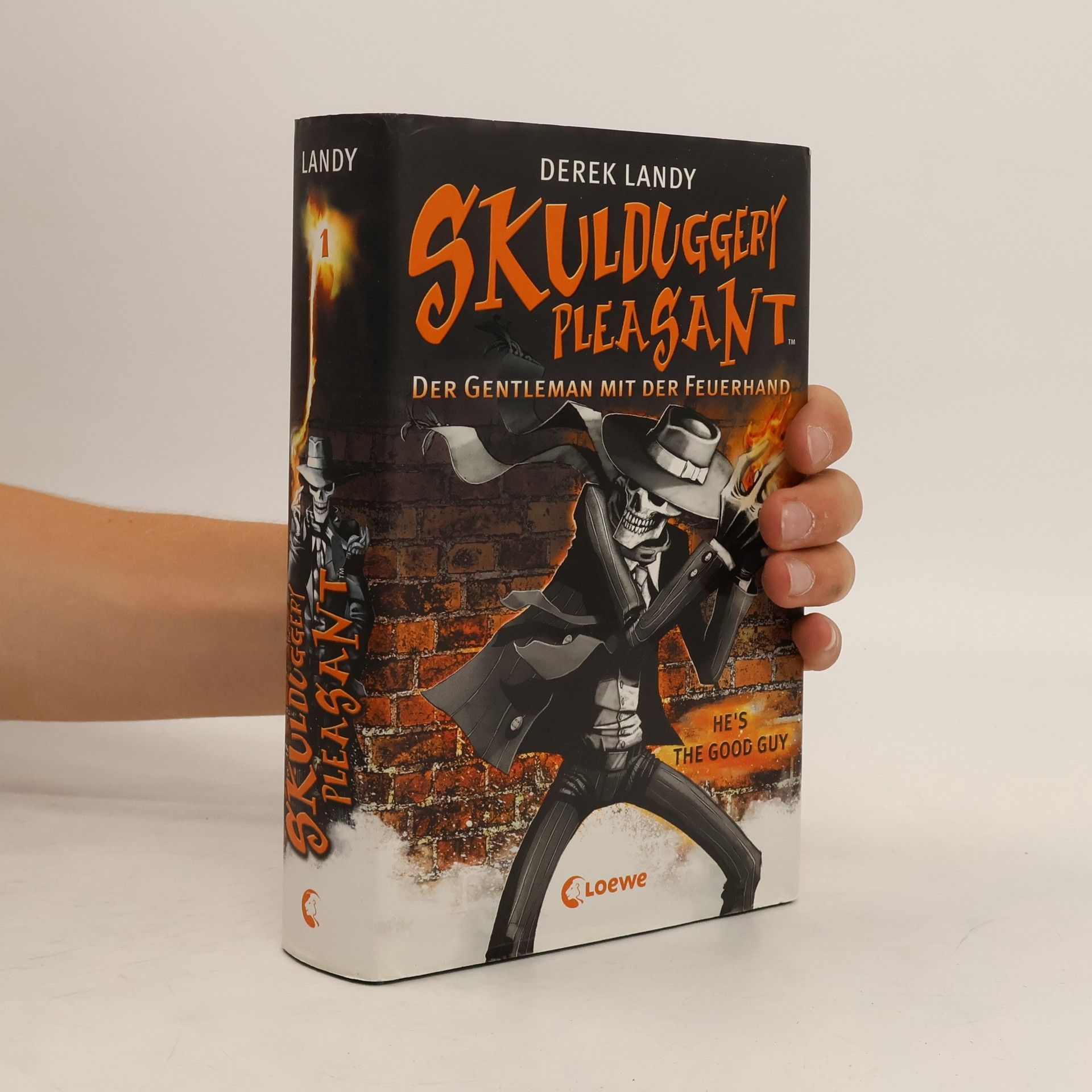 Derek Landy Skulduggery Pleasant 1