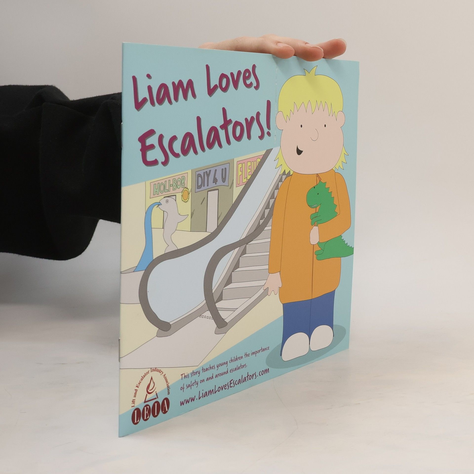 Collective Liam Loves Ascalators