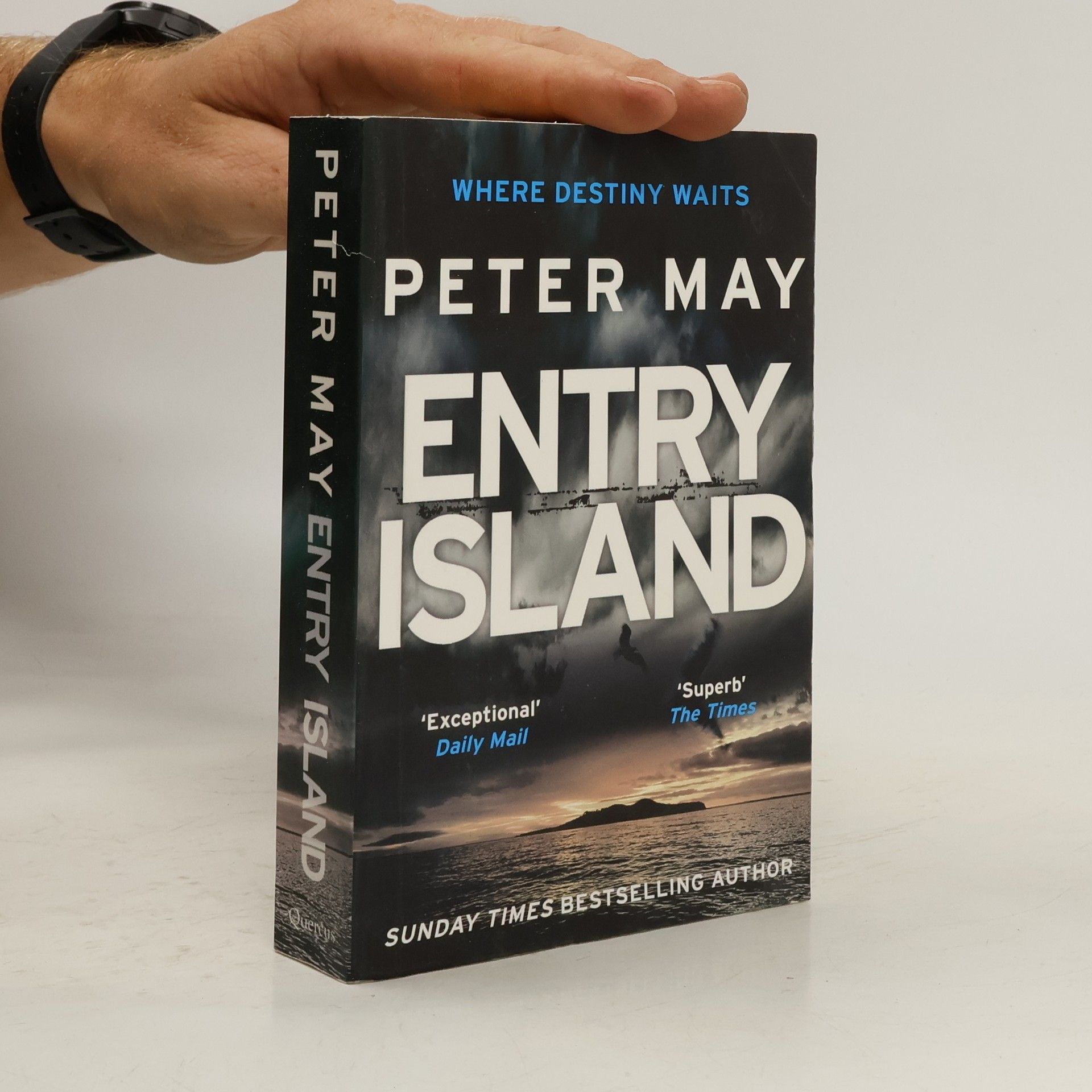 Peter May Entry Island