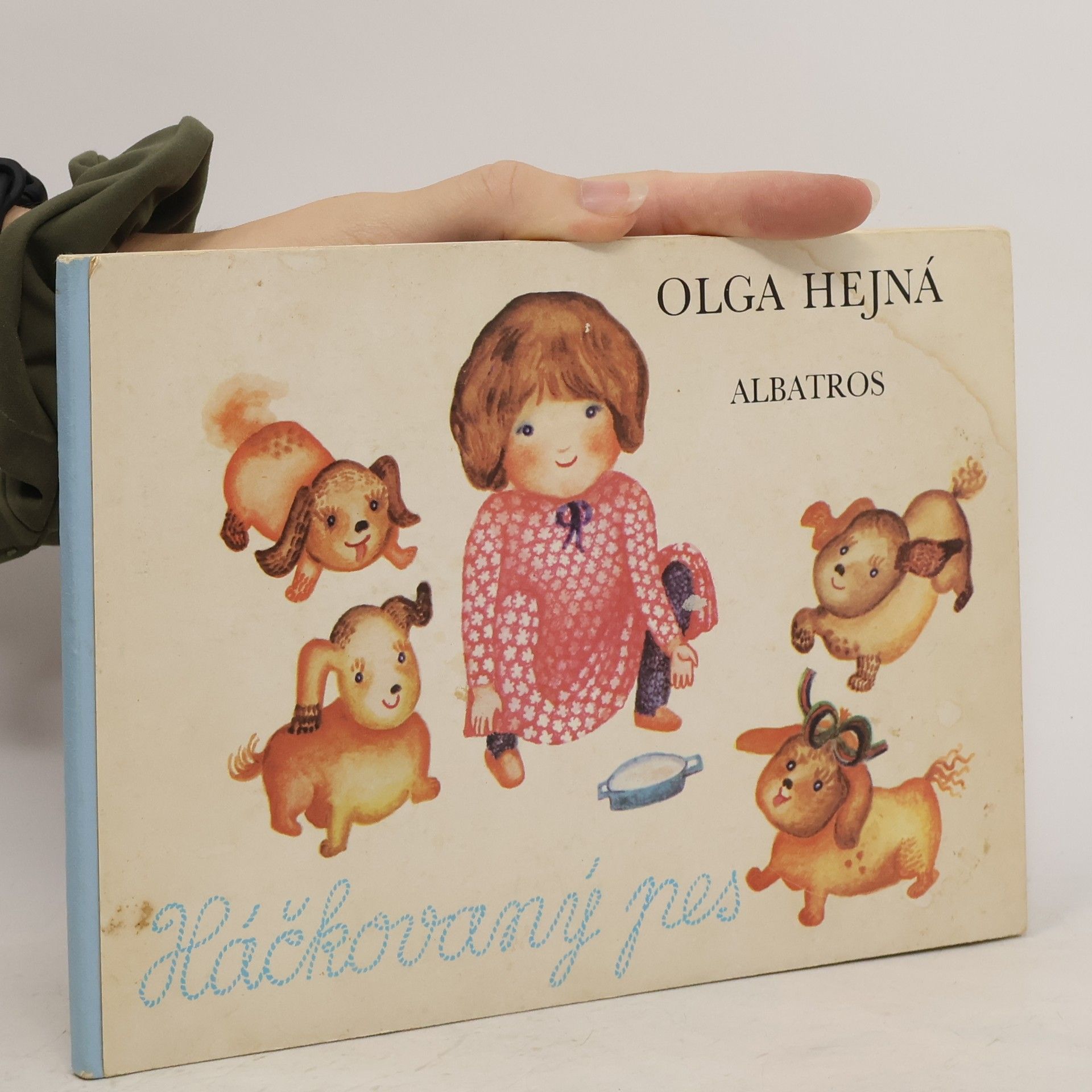Olga Hejná Háčkovaný pes
