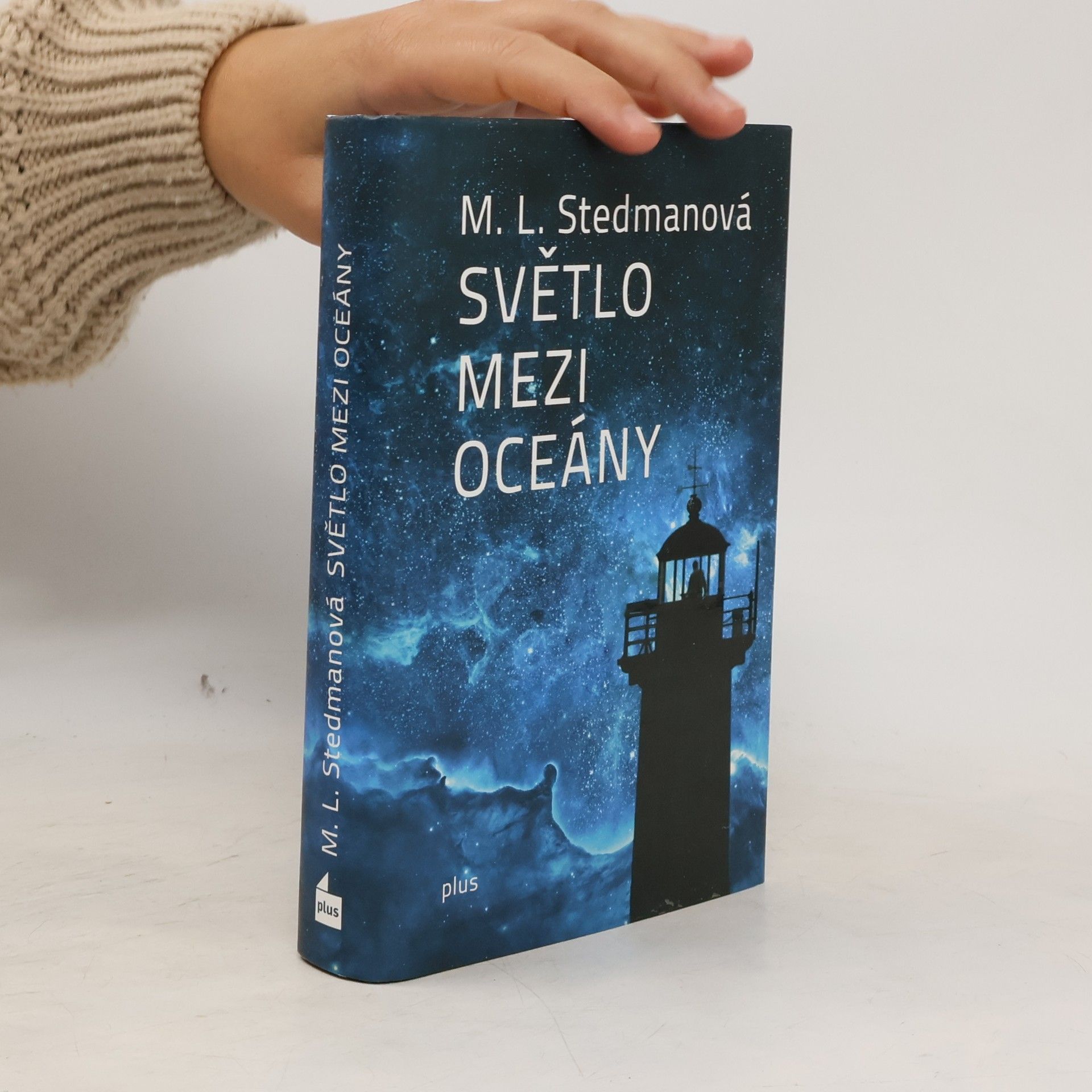 M. L. Stedman Světlo mezi oceány