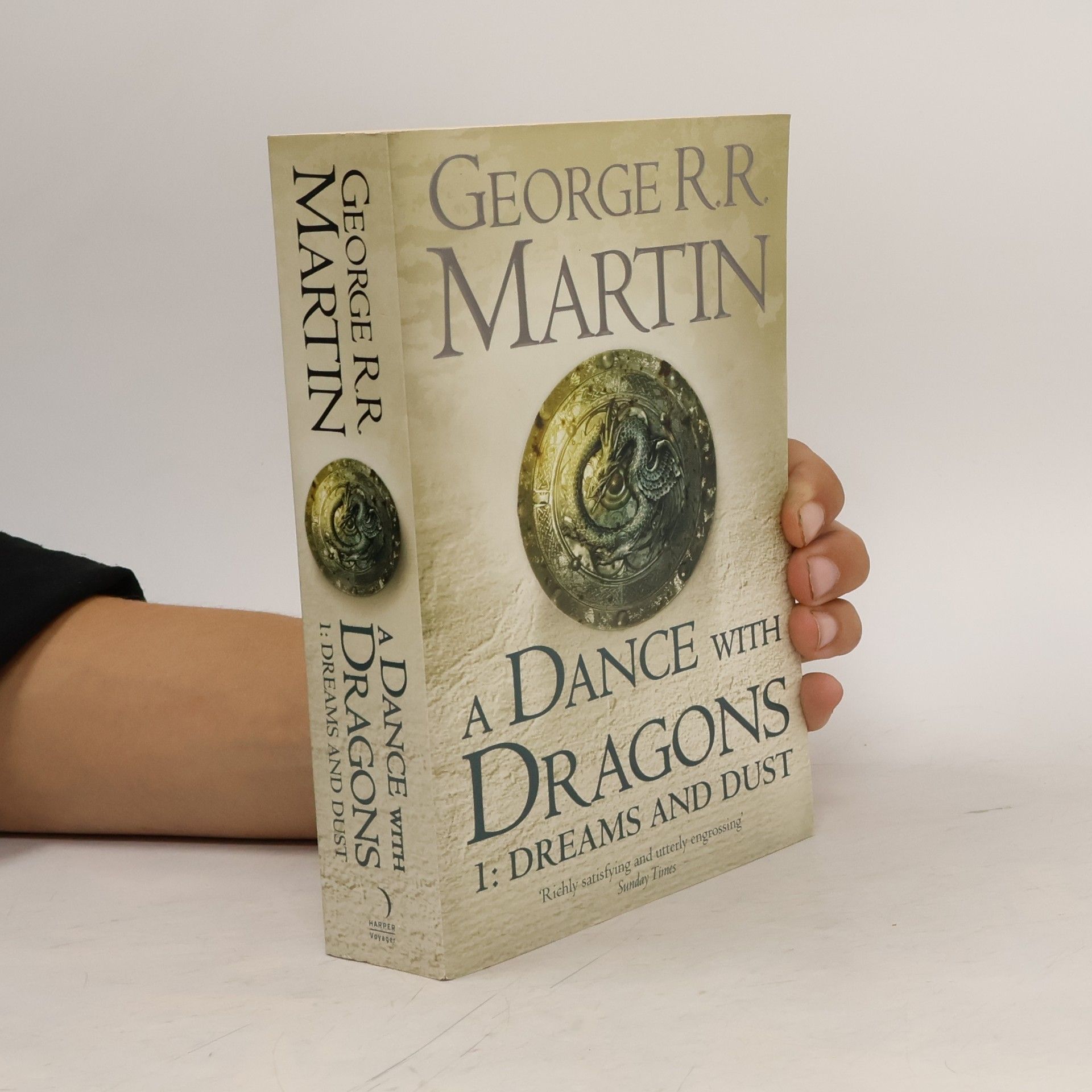 George R. R. Martin A dance with dragons. Part one, dreams and dust.