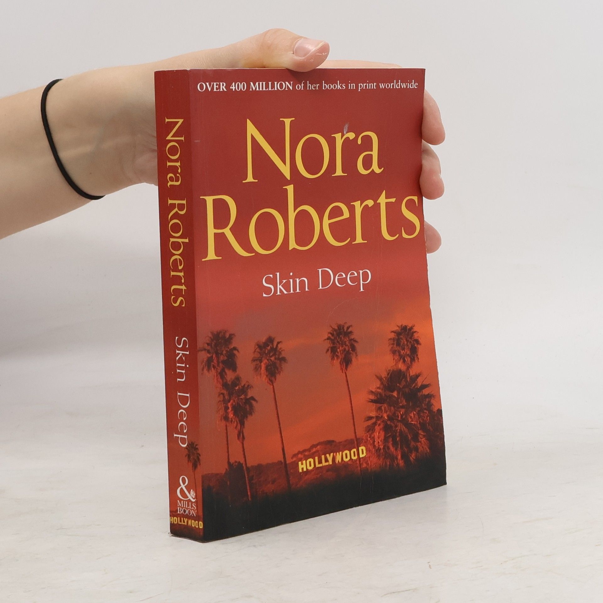 Nora Roberts Skin Deep