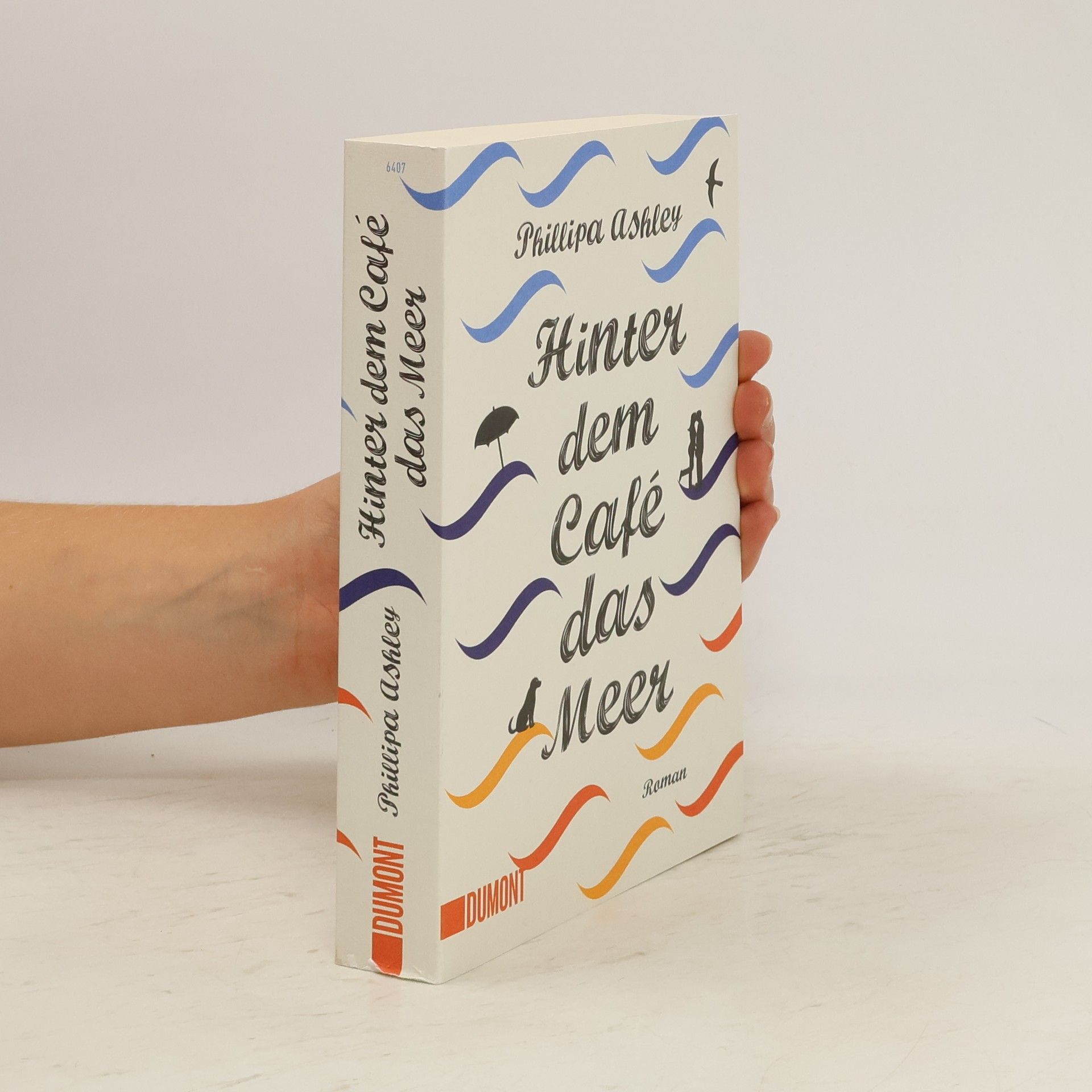 Phillipa Ashley Hinter dem Café das Meer