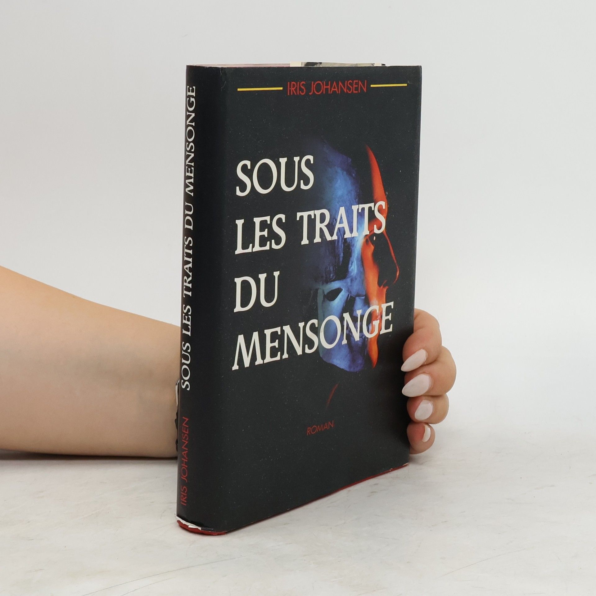Iris Johansen Sous les traits du mensonge