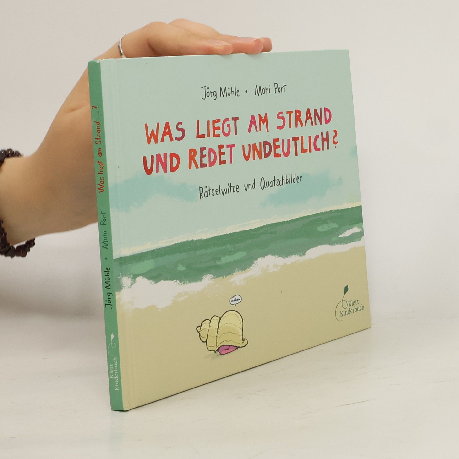 Moni Port Was liegt am Strand und redet undeutlich?