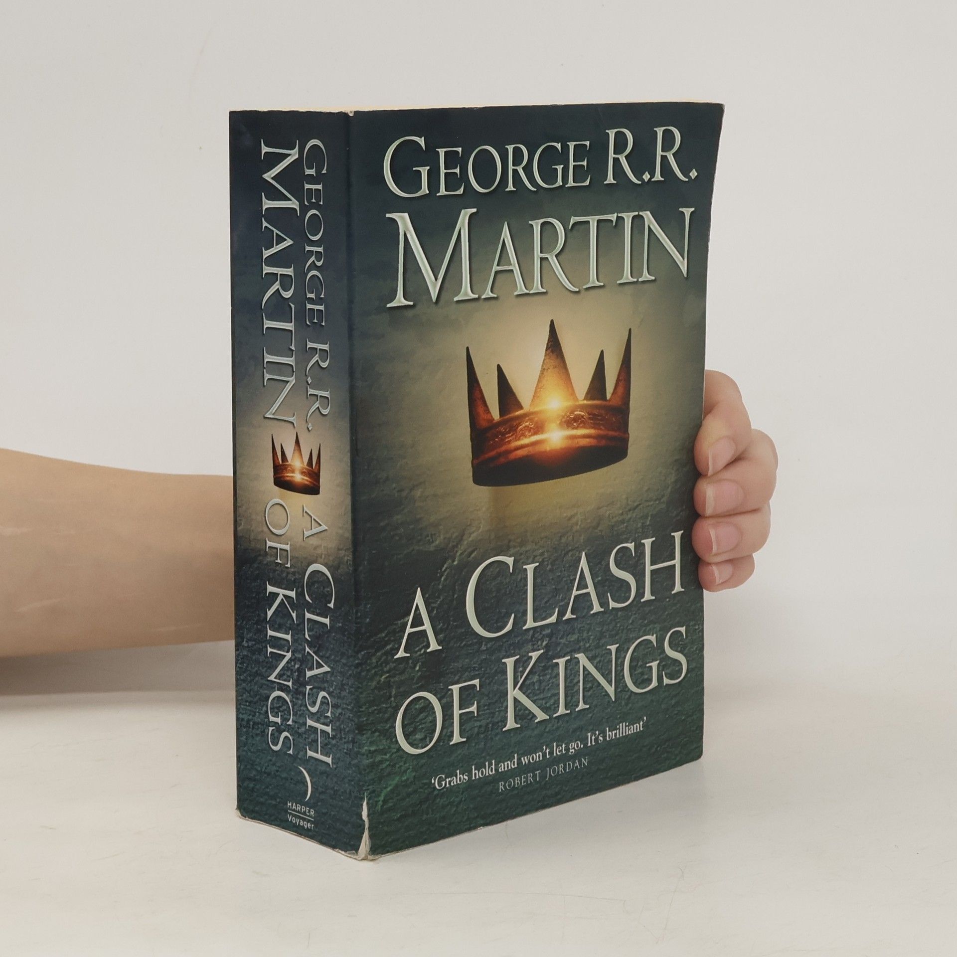 George R. R. Martin A clash of kings : book two of A song of ice and fire