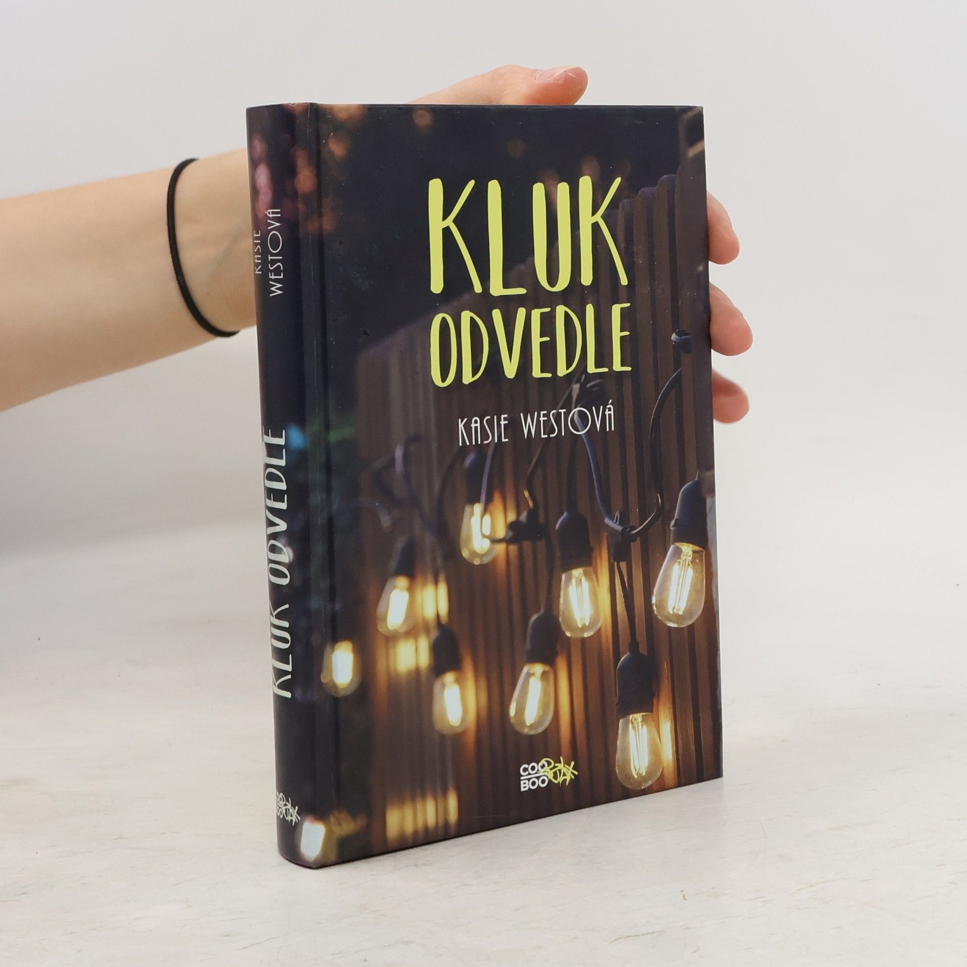 Kasie West Kluk odvedle