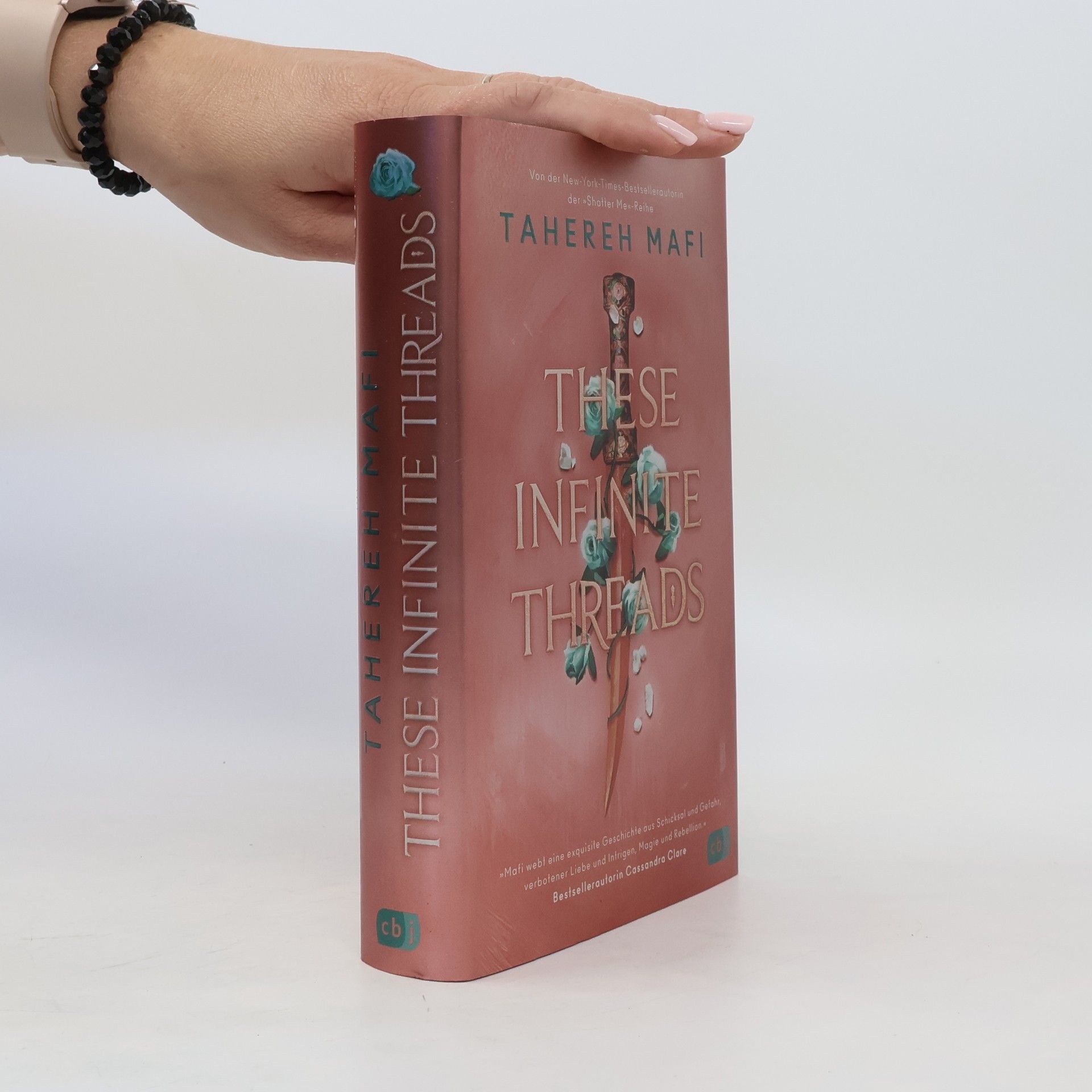 Tahereh Mafi These infinite threads