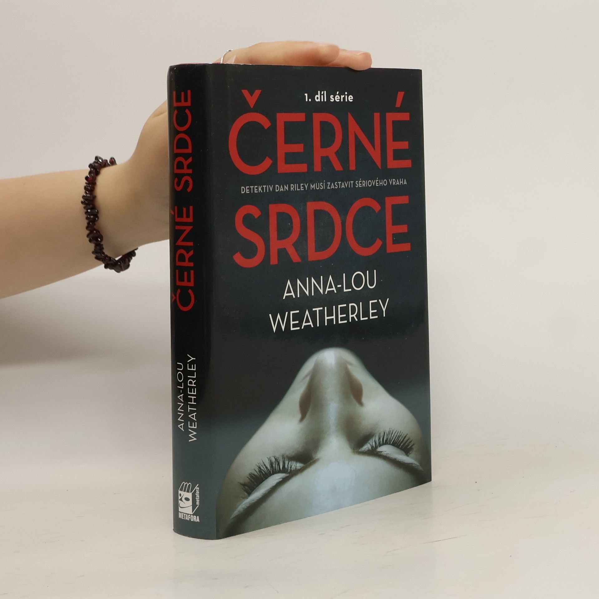 AnnaLouise Weatherley Černé srdce