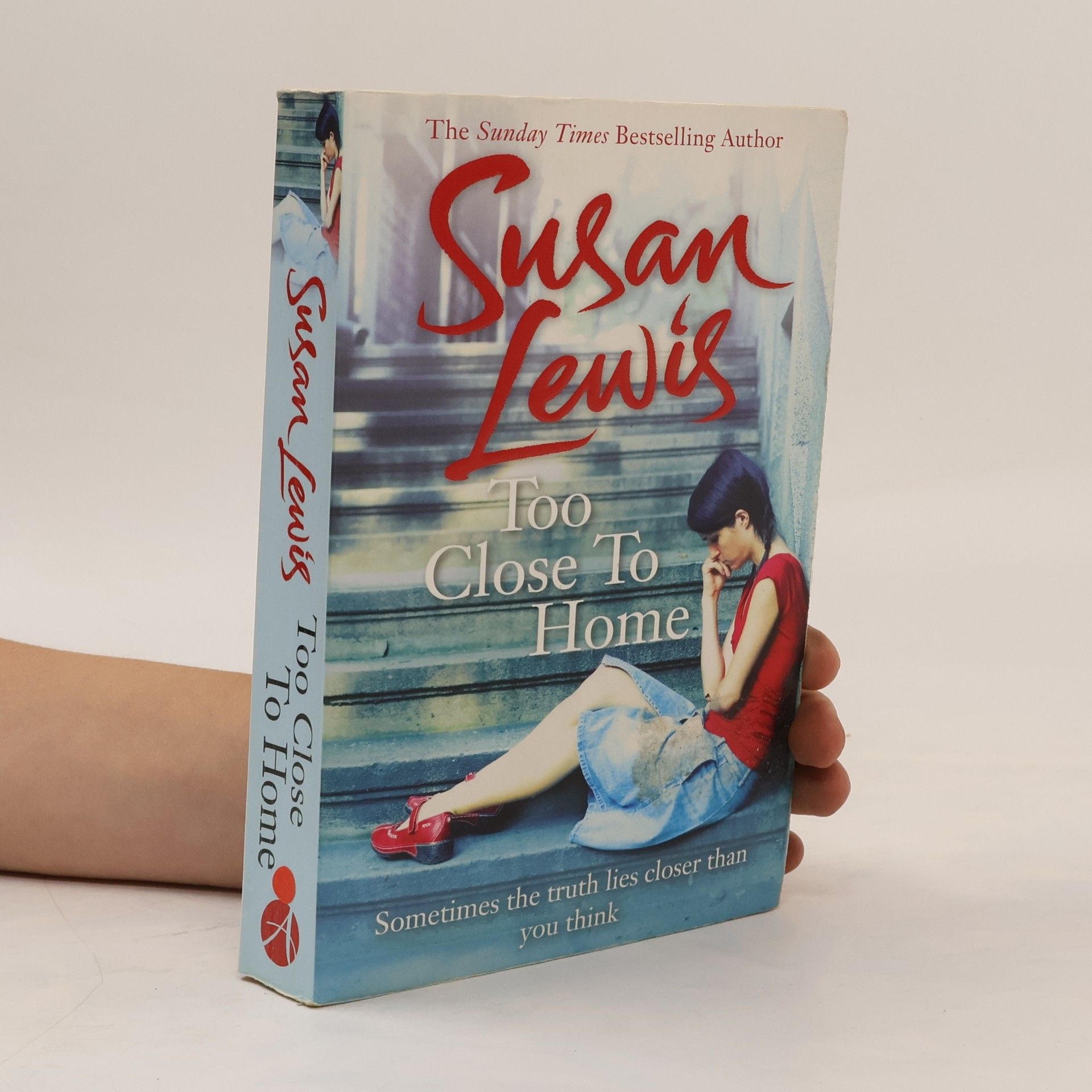Susan Lewis Too Close to Home