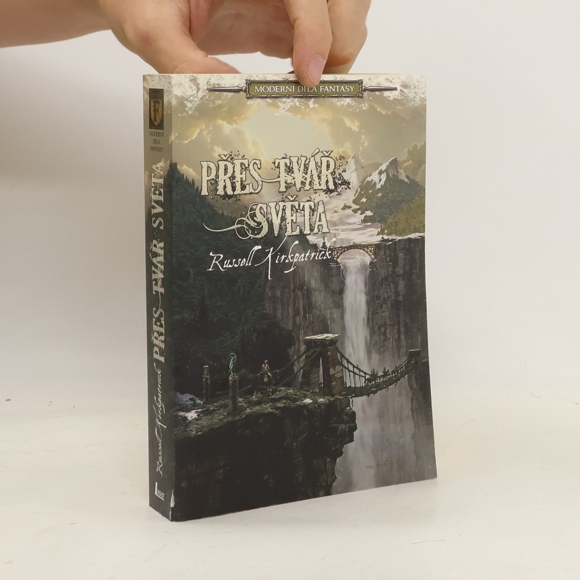 Russell Kirkpatrick Přes tvář světa