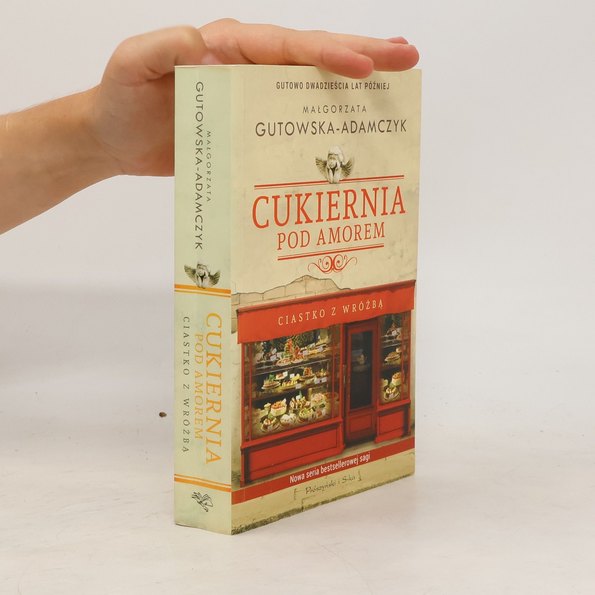 Malgorzata Gutowska-Adamczyk CIASTKO Z WRÓŻBĄ CUKIERNIA POD AMOREM