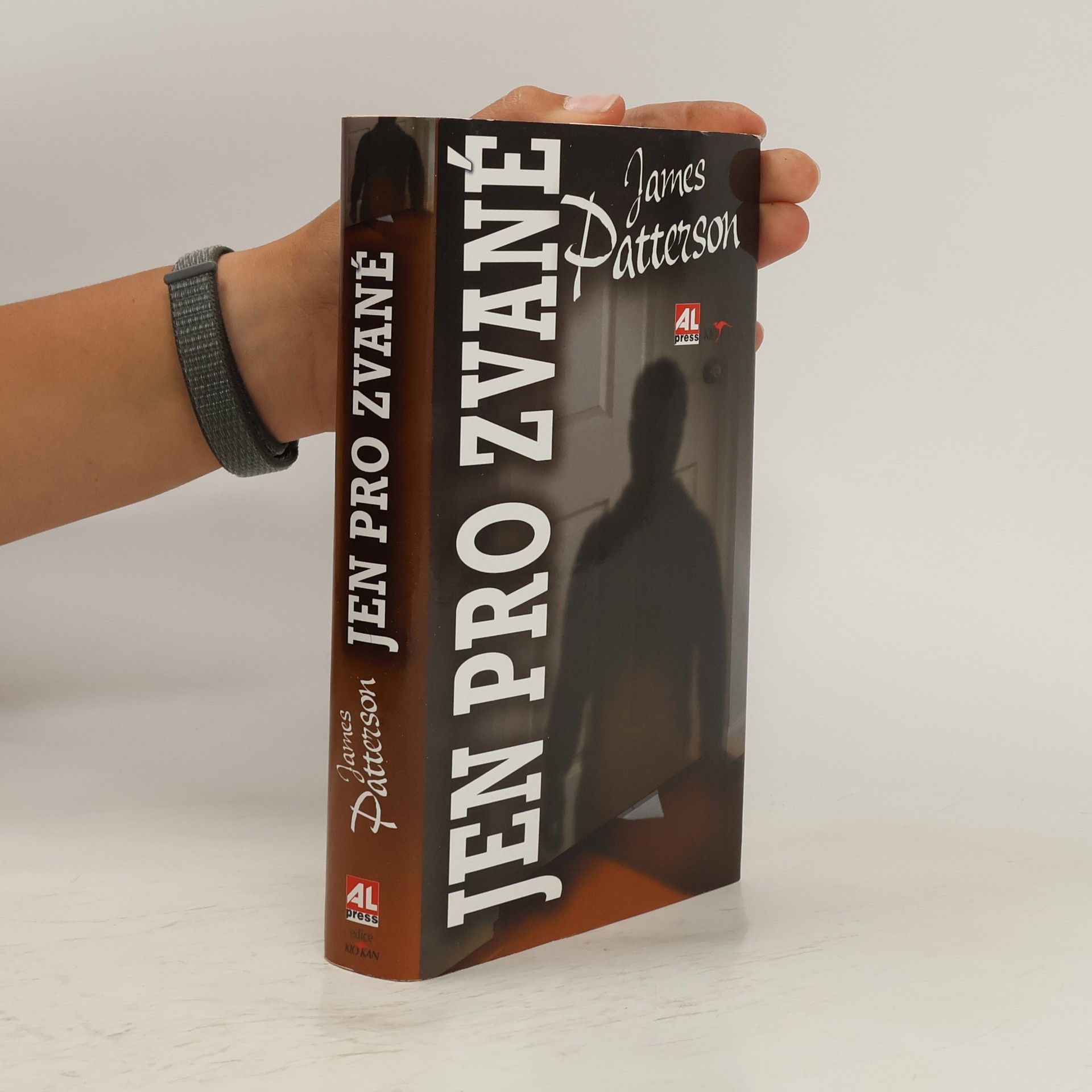 James Patterson Jen pro zvané