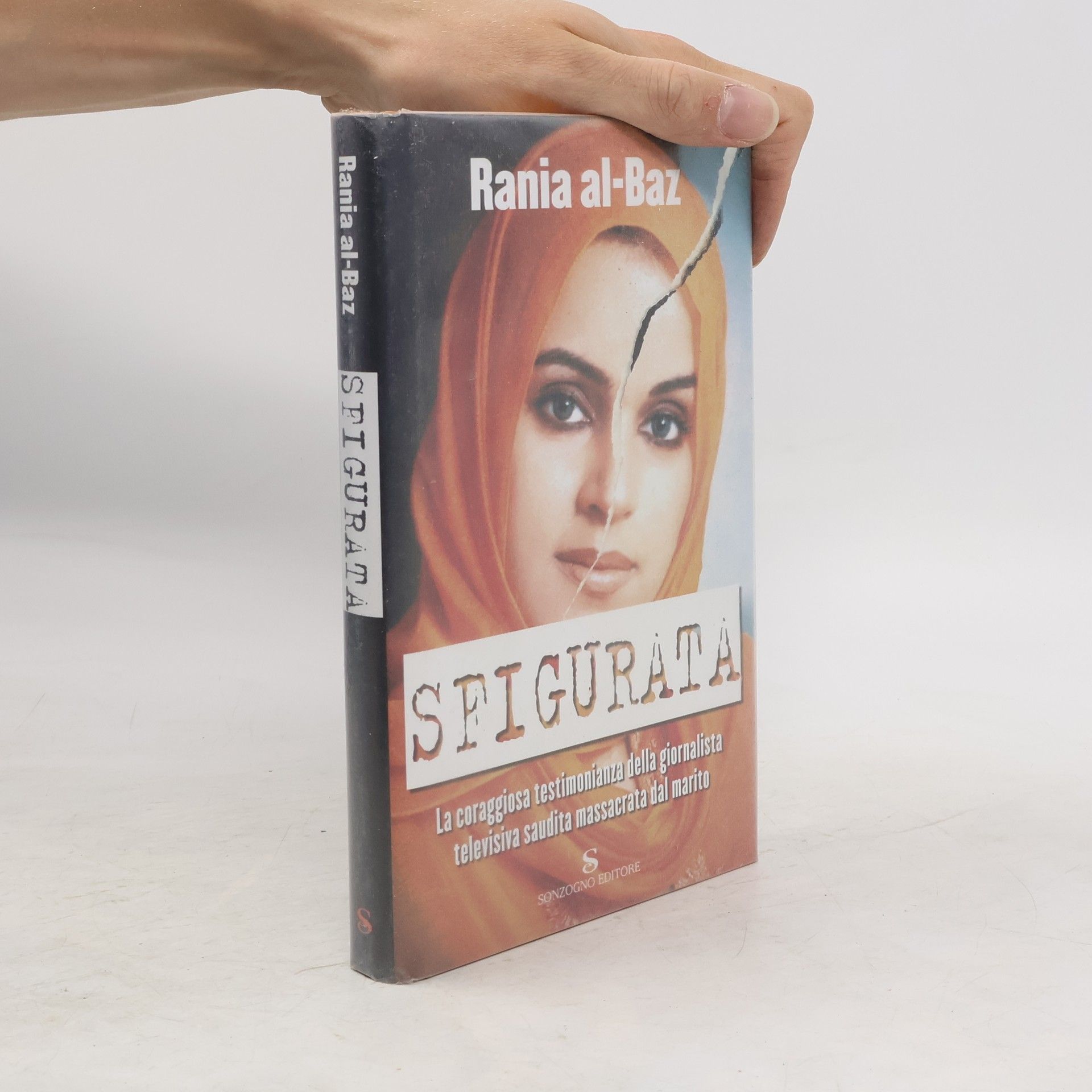 Rania Al-Baz Sfigurata