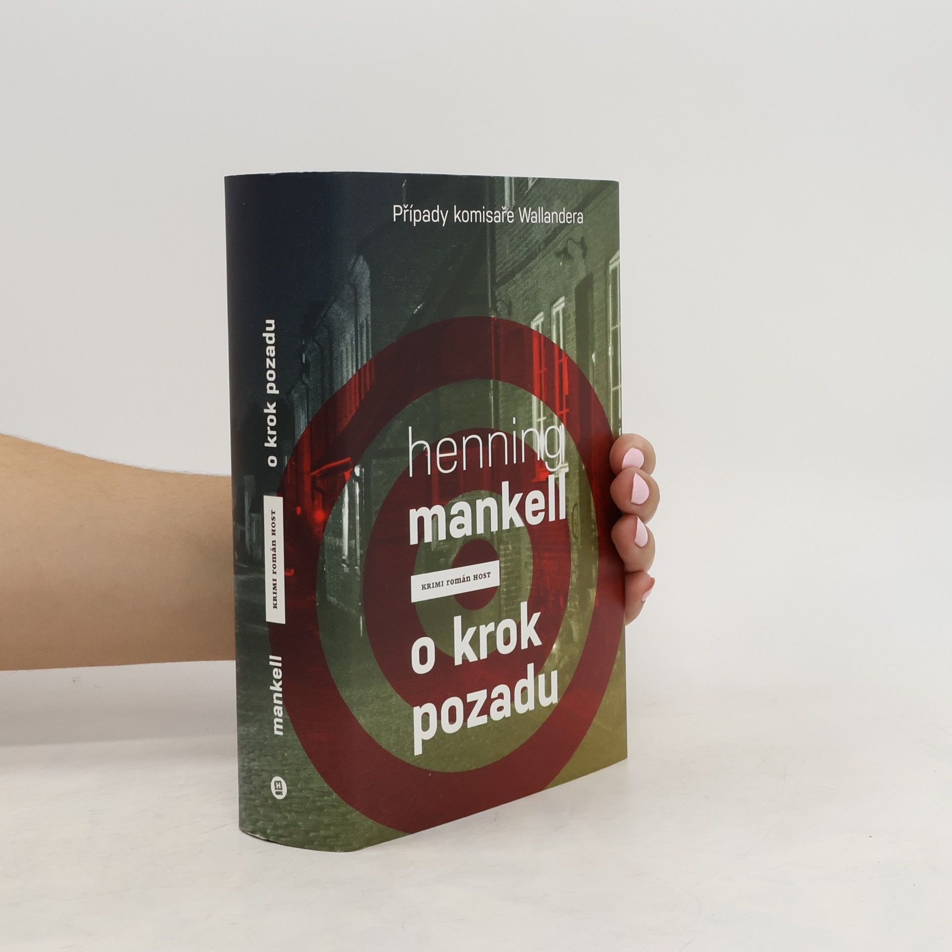 Henning Mankell O krok pozadu