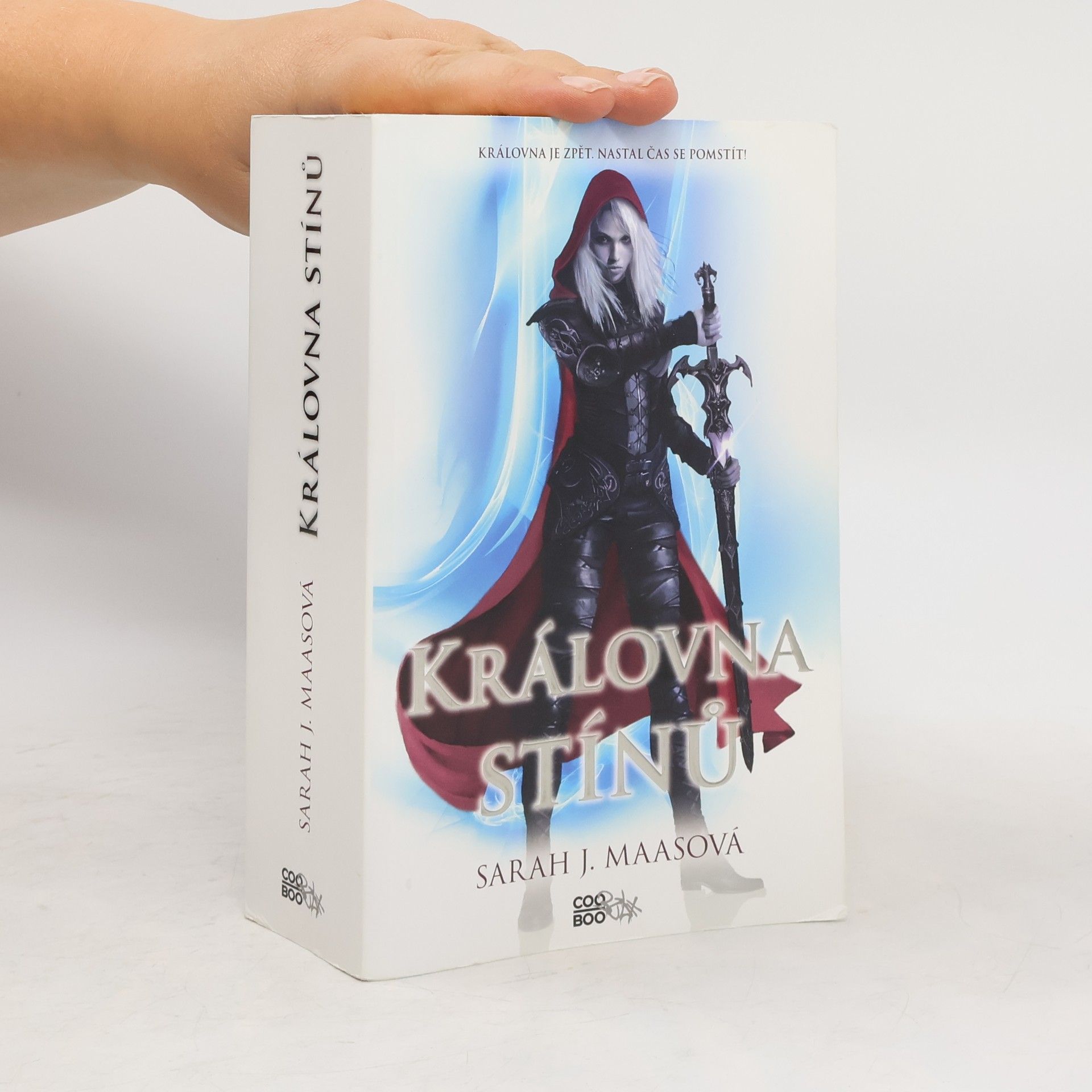 Sarah J. Maas Královna stínů