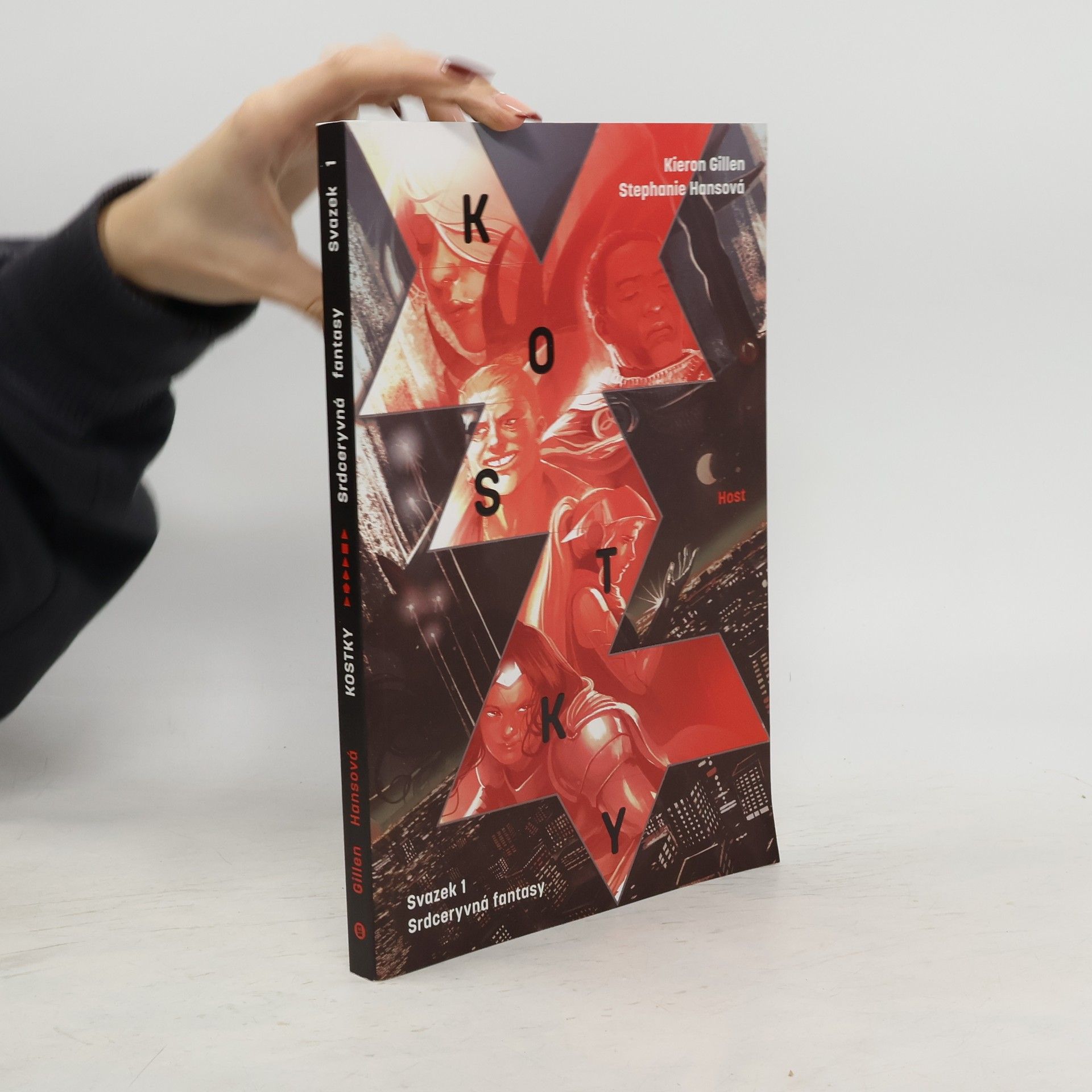Kieron Gillen Kostky: Srdceryvná fantasy