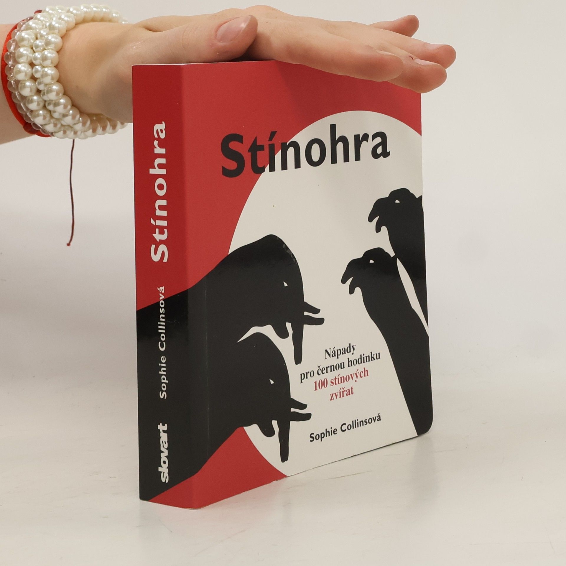 Sophie Collins Stínohra. Nápady pro černou hodinku. 100 stínových zvířat