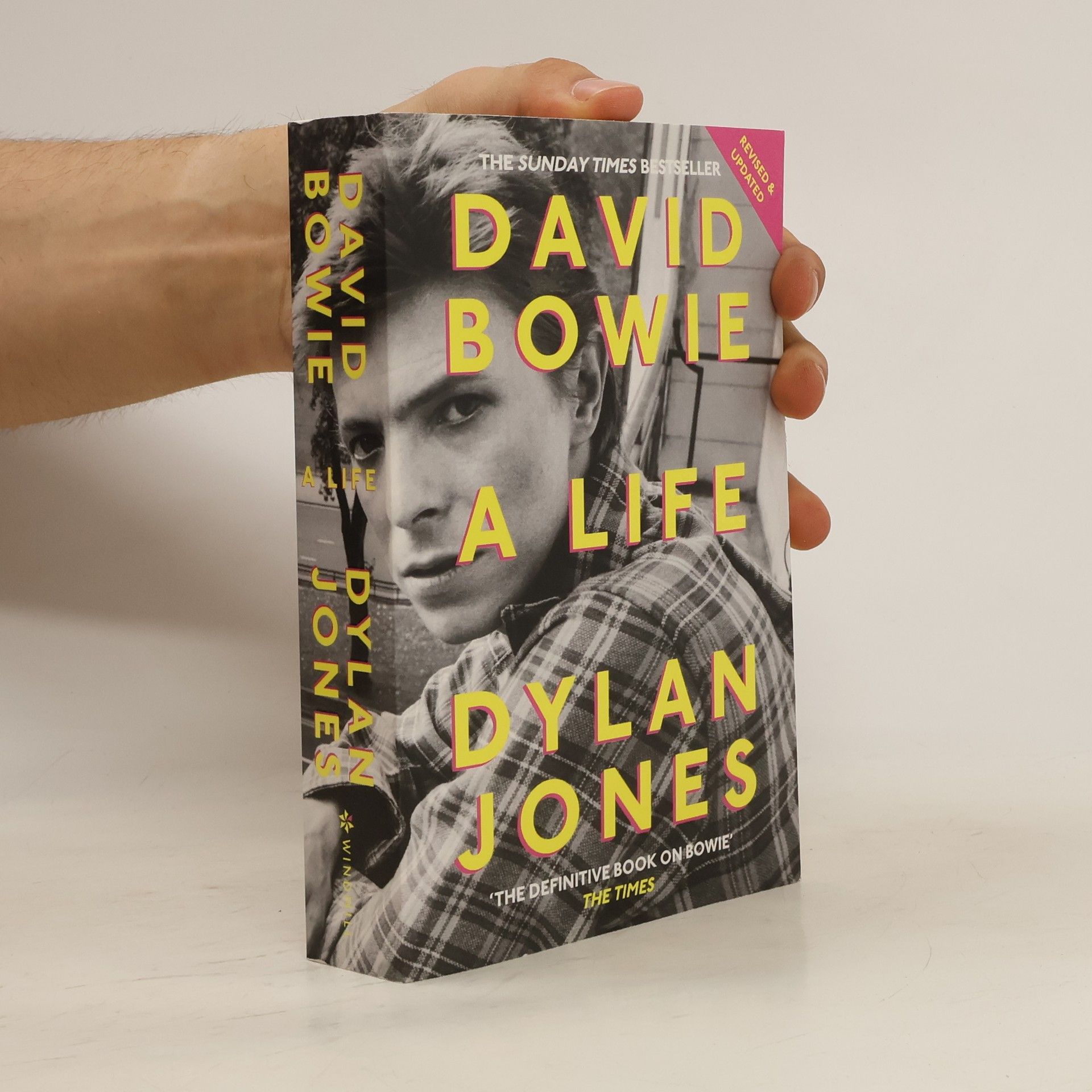 Dylan Jones David Bowie: a life