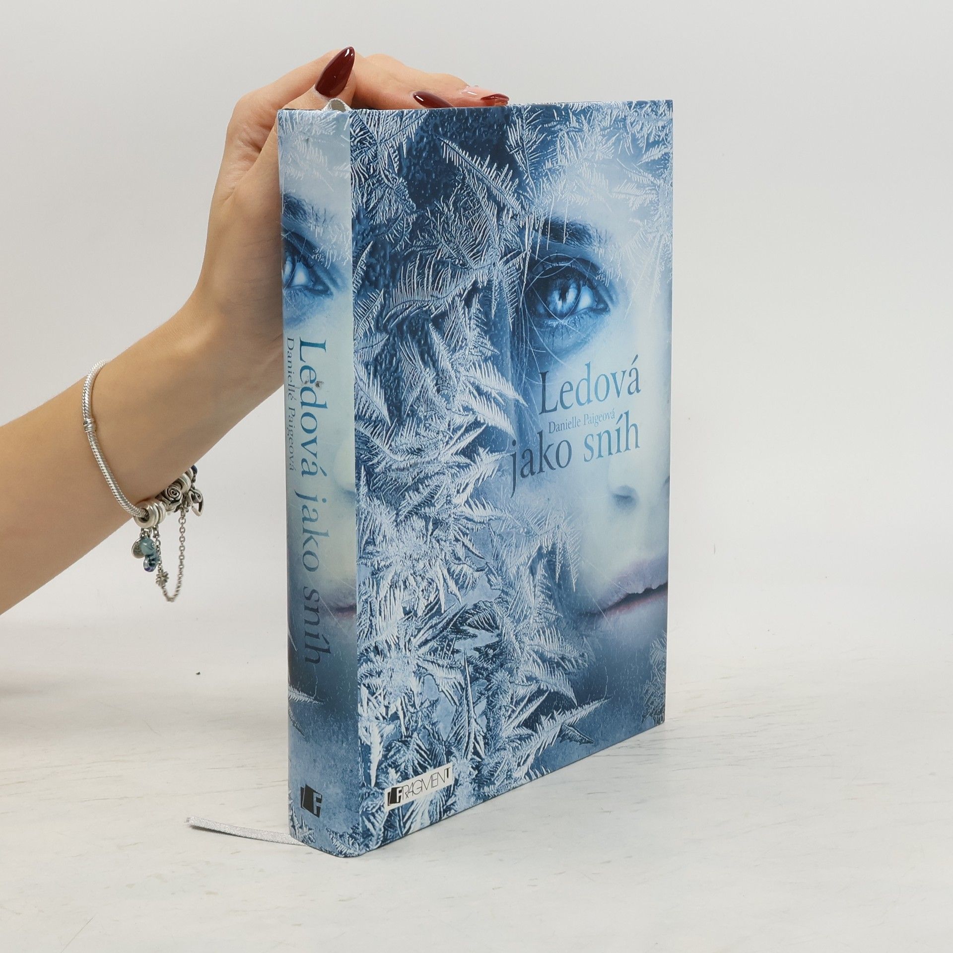 Danielle Paige Ledová jako sníh