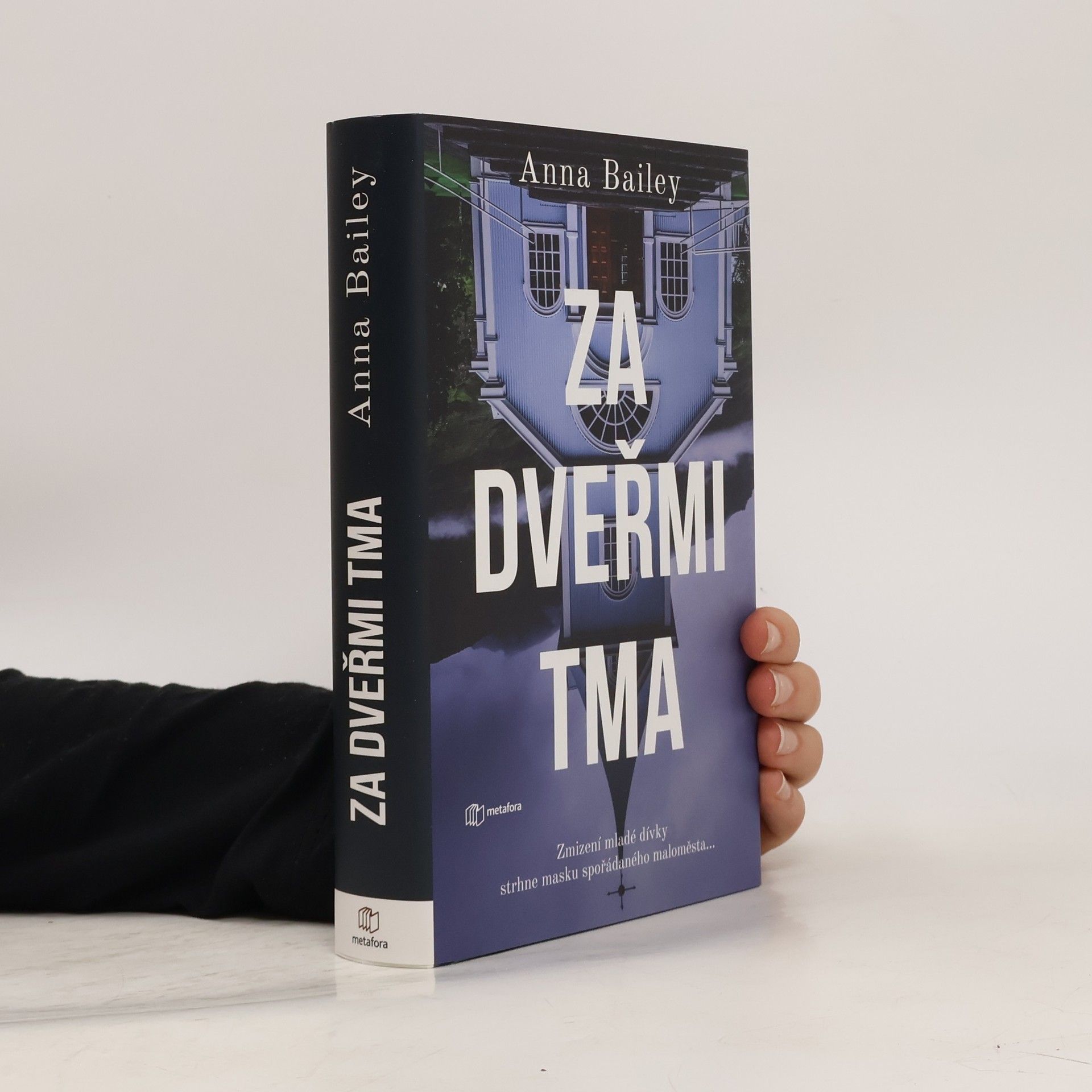 Anna Bailey Za dveřmi tma