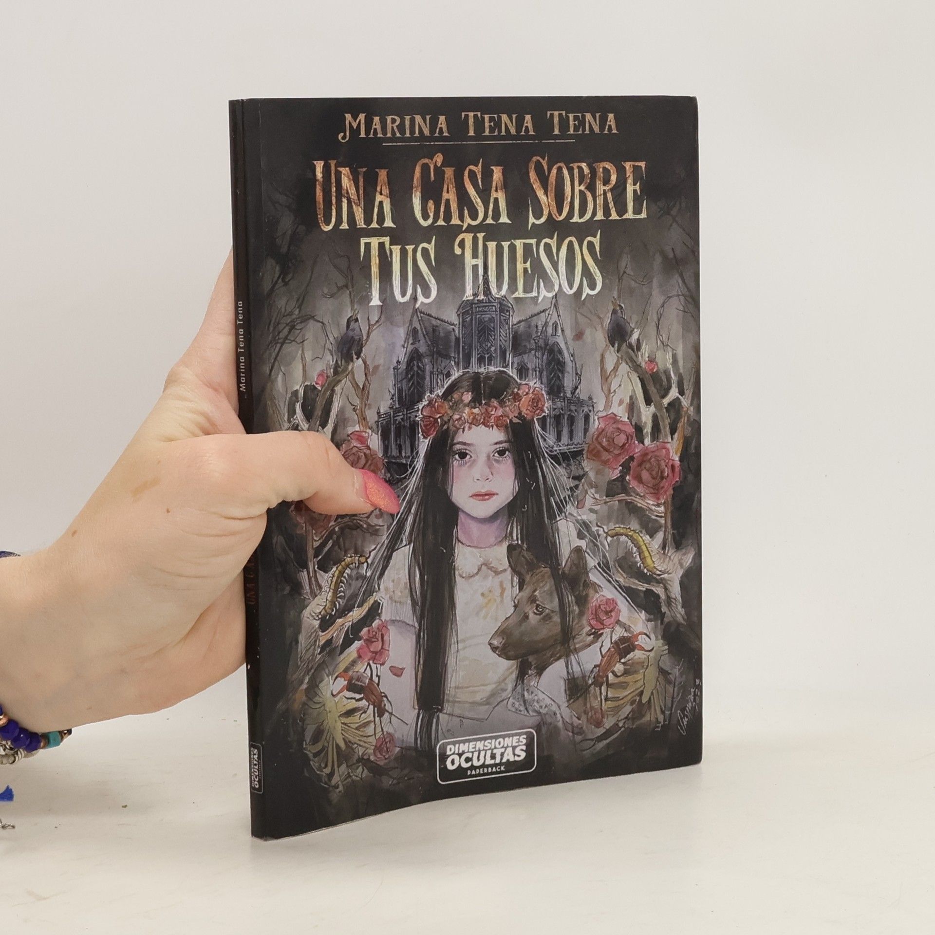 Una casa sobre tus huesos