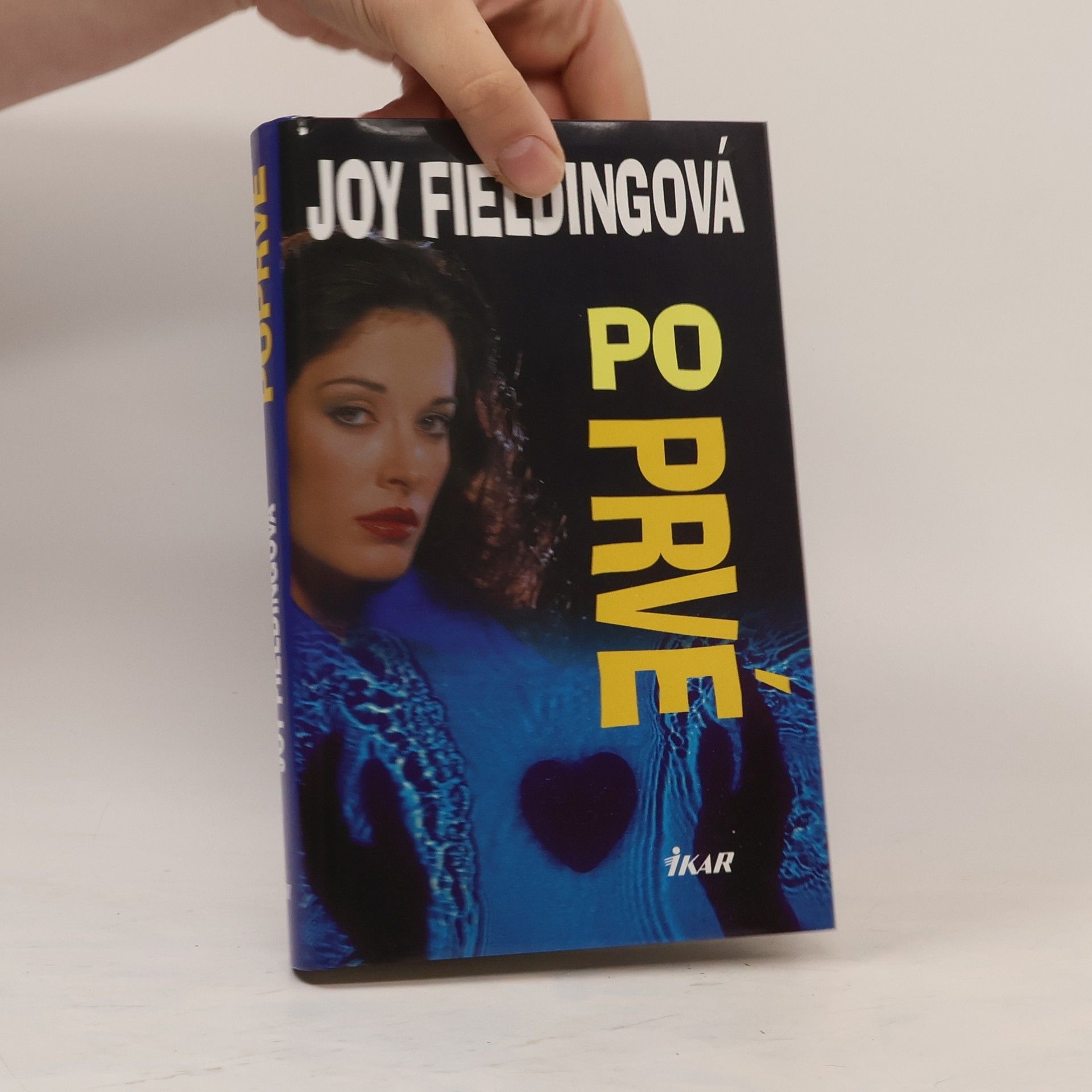 Joy Fielding Poprvé