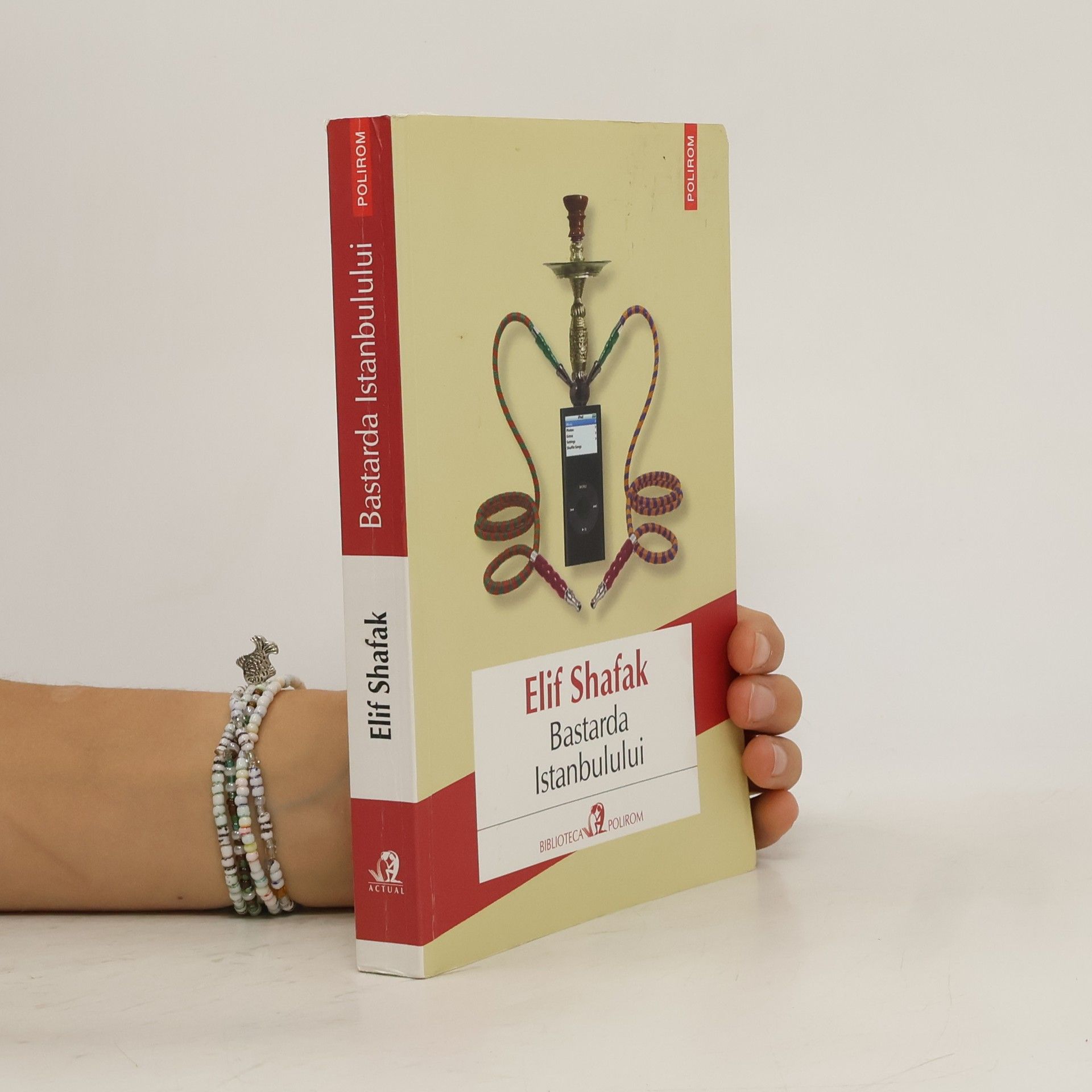 Elif Shafak Bastarda Istanbulului