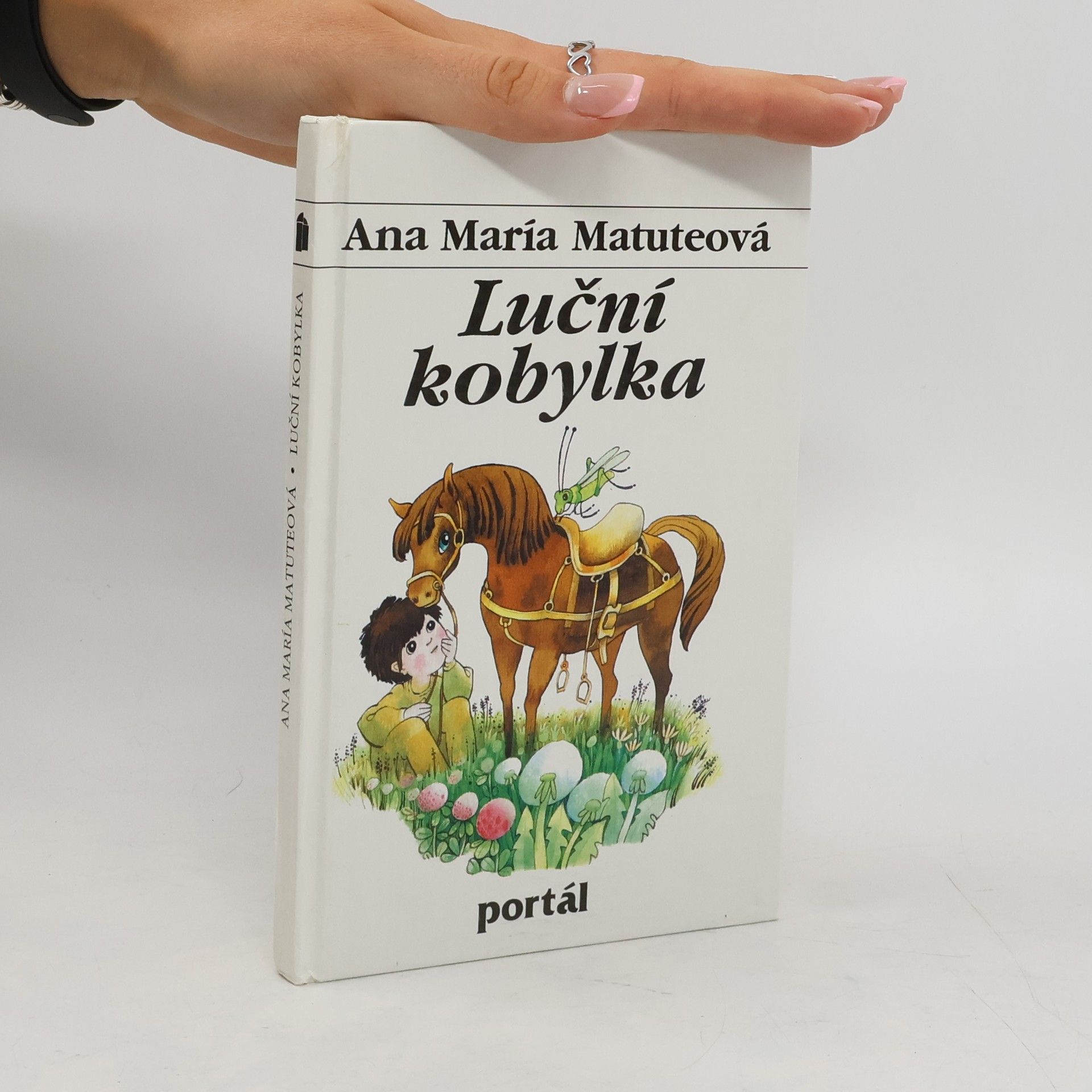 Ana María Matute Luční kobylka