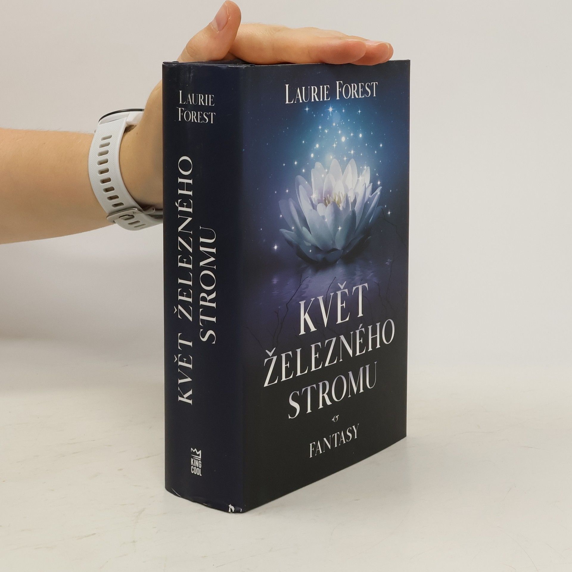 Laurie Forest Květ železného stromu