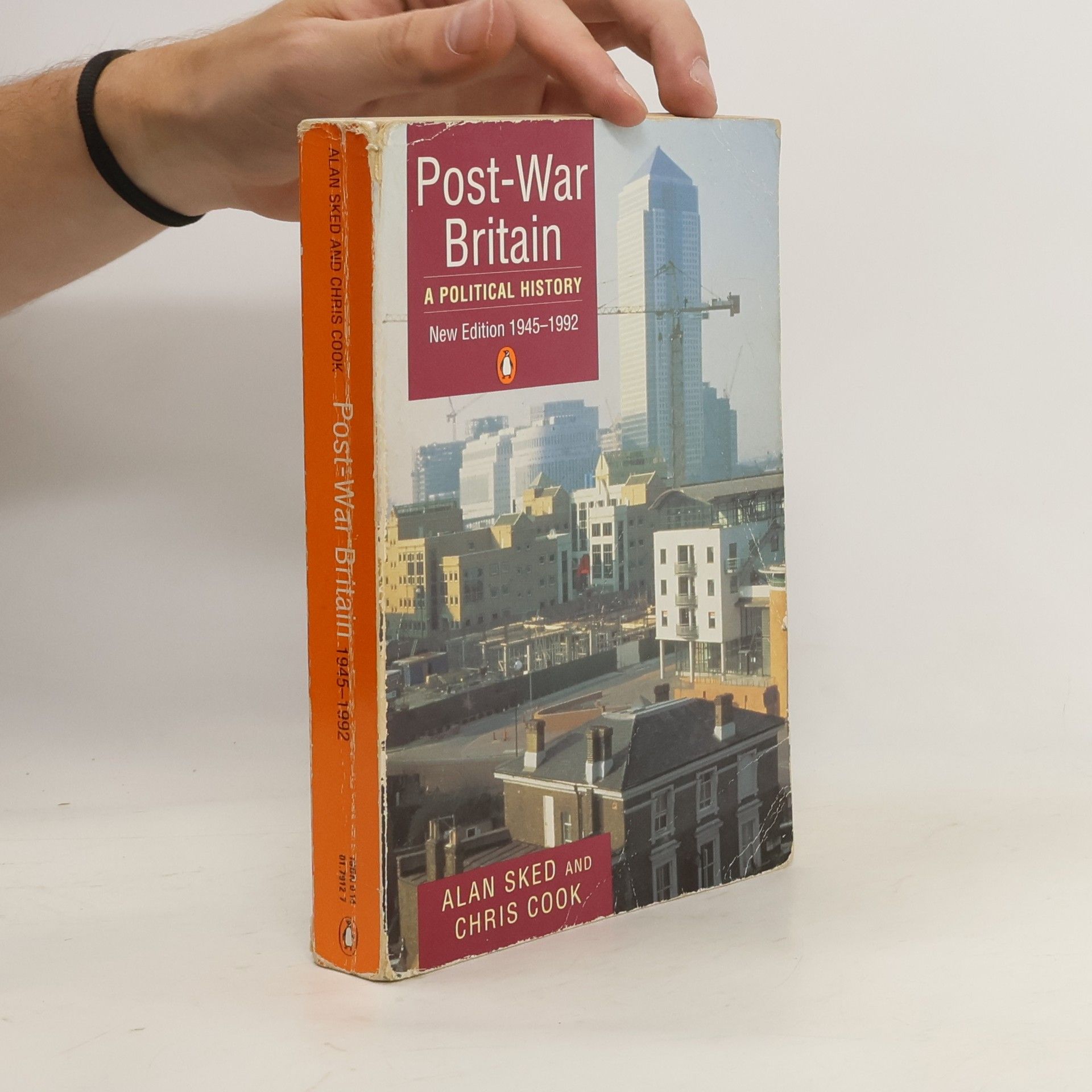 Alan Sked Post-War Britain : A Political History