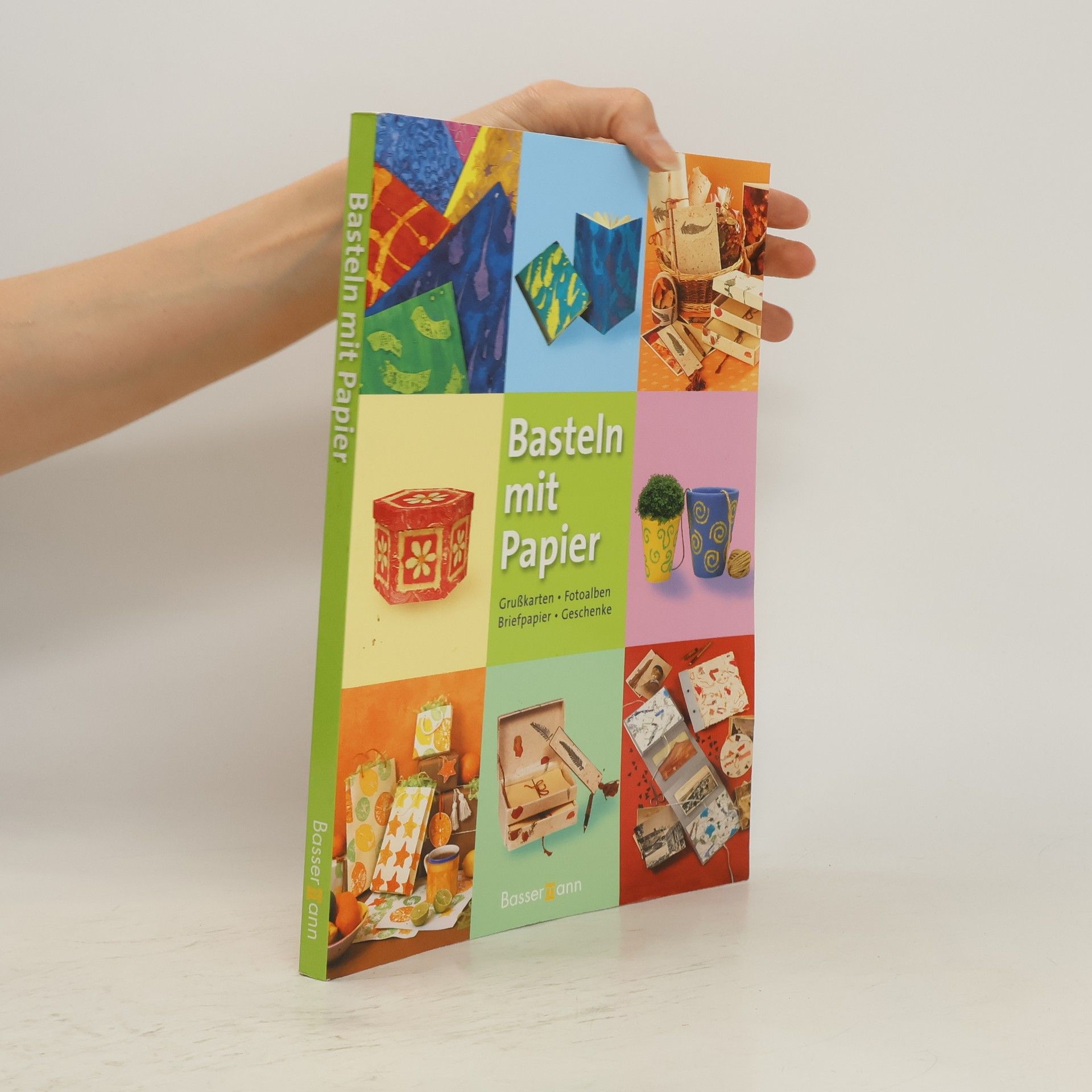 AA.VV. Basteln mit Papier