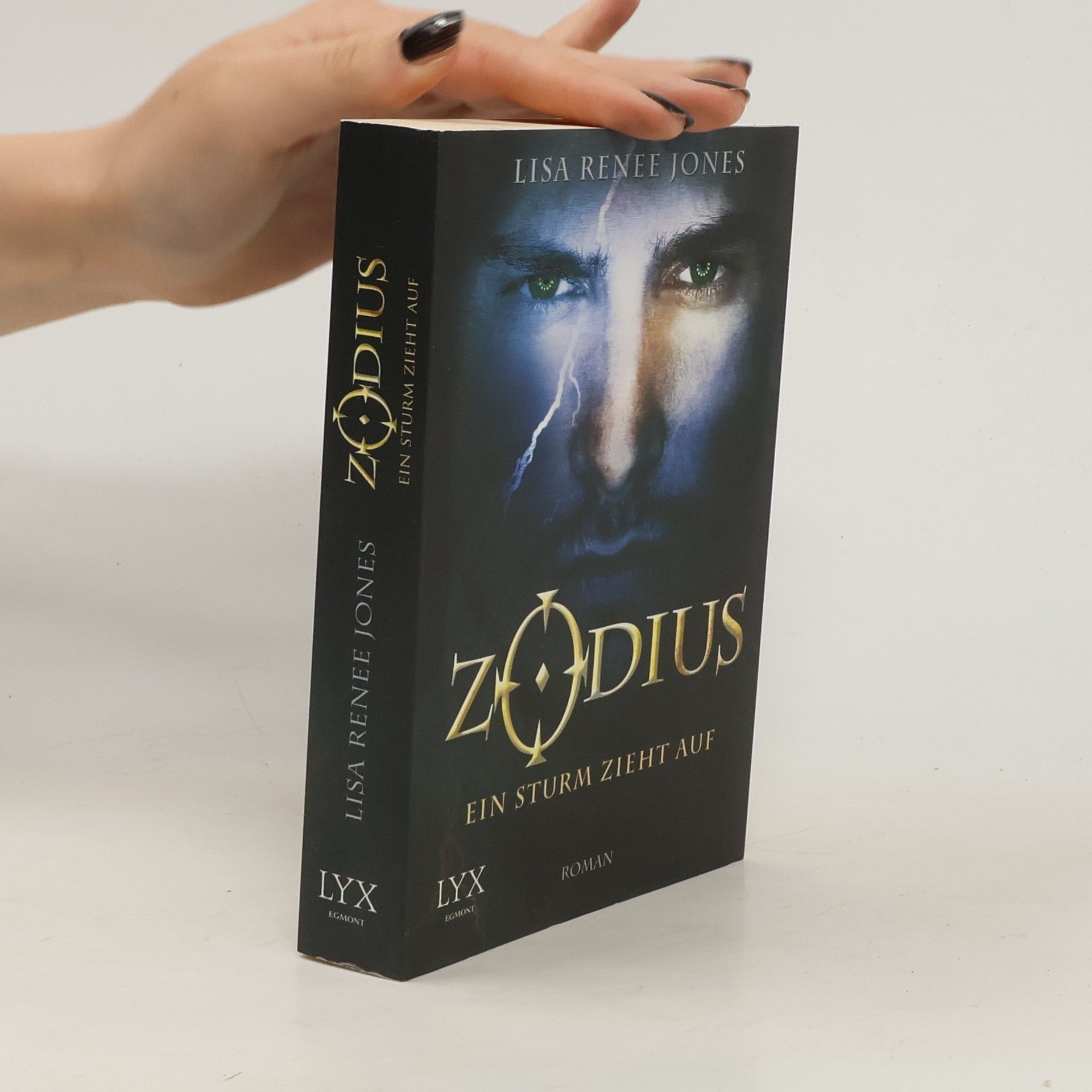 Lisa R. Jones Zodius - Ein Sturm zieht auf