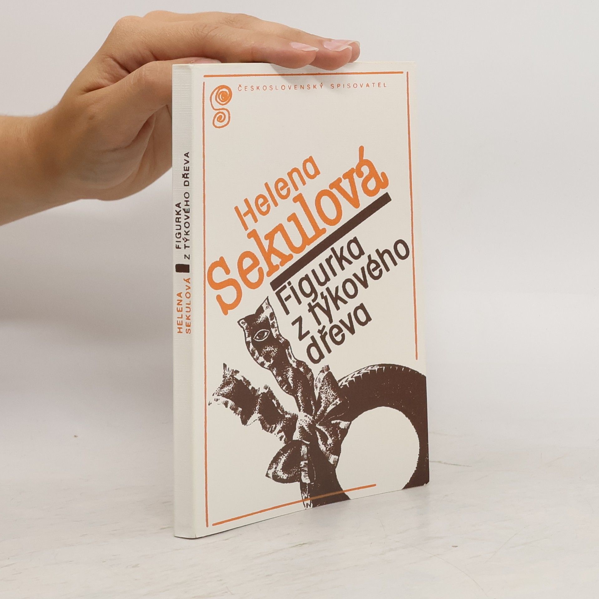 Figurka z týkového dřeva