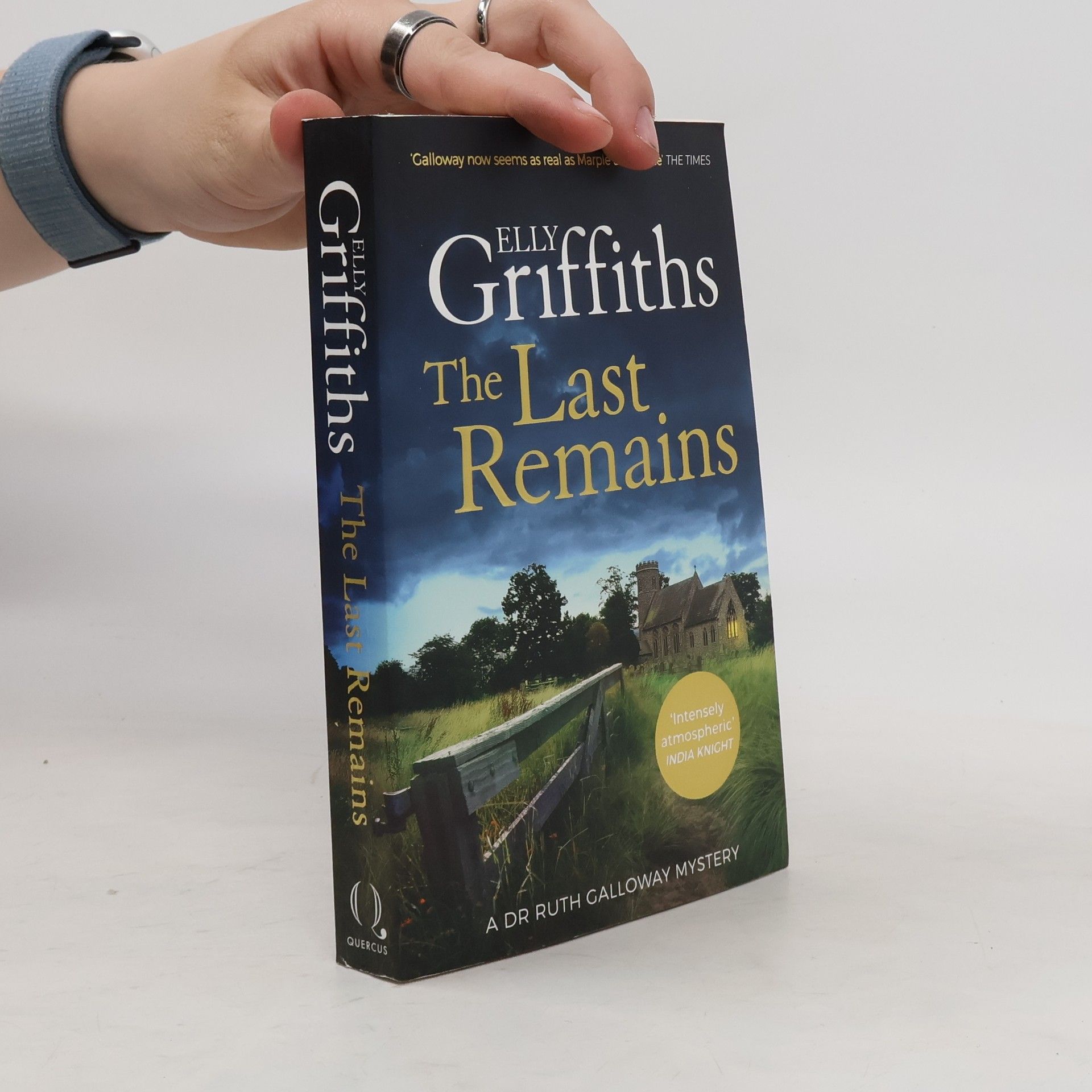 Elly Griffiths The Last Remains