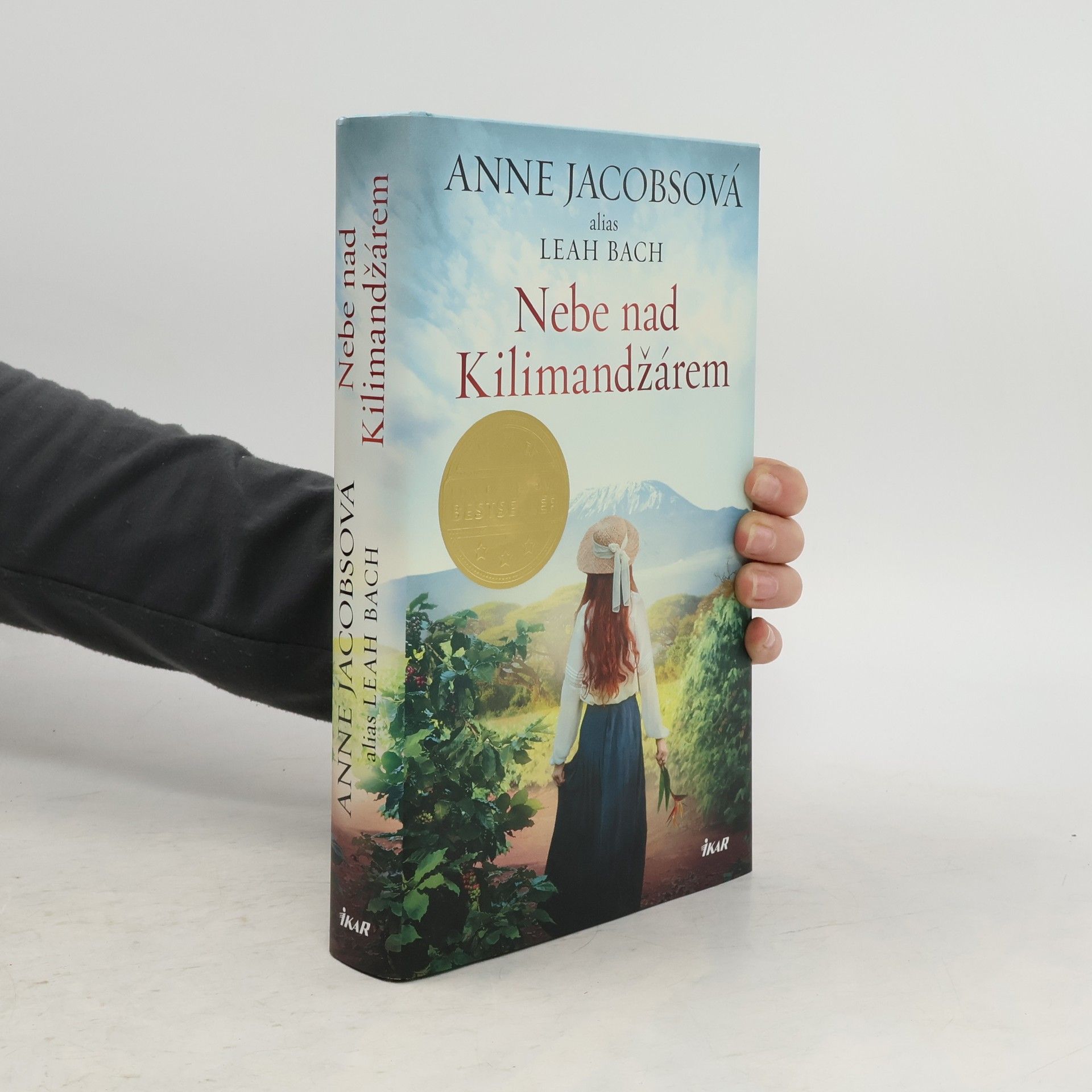 Anne Jacobs Nebe nad Kilimandžárem