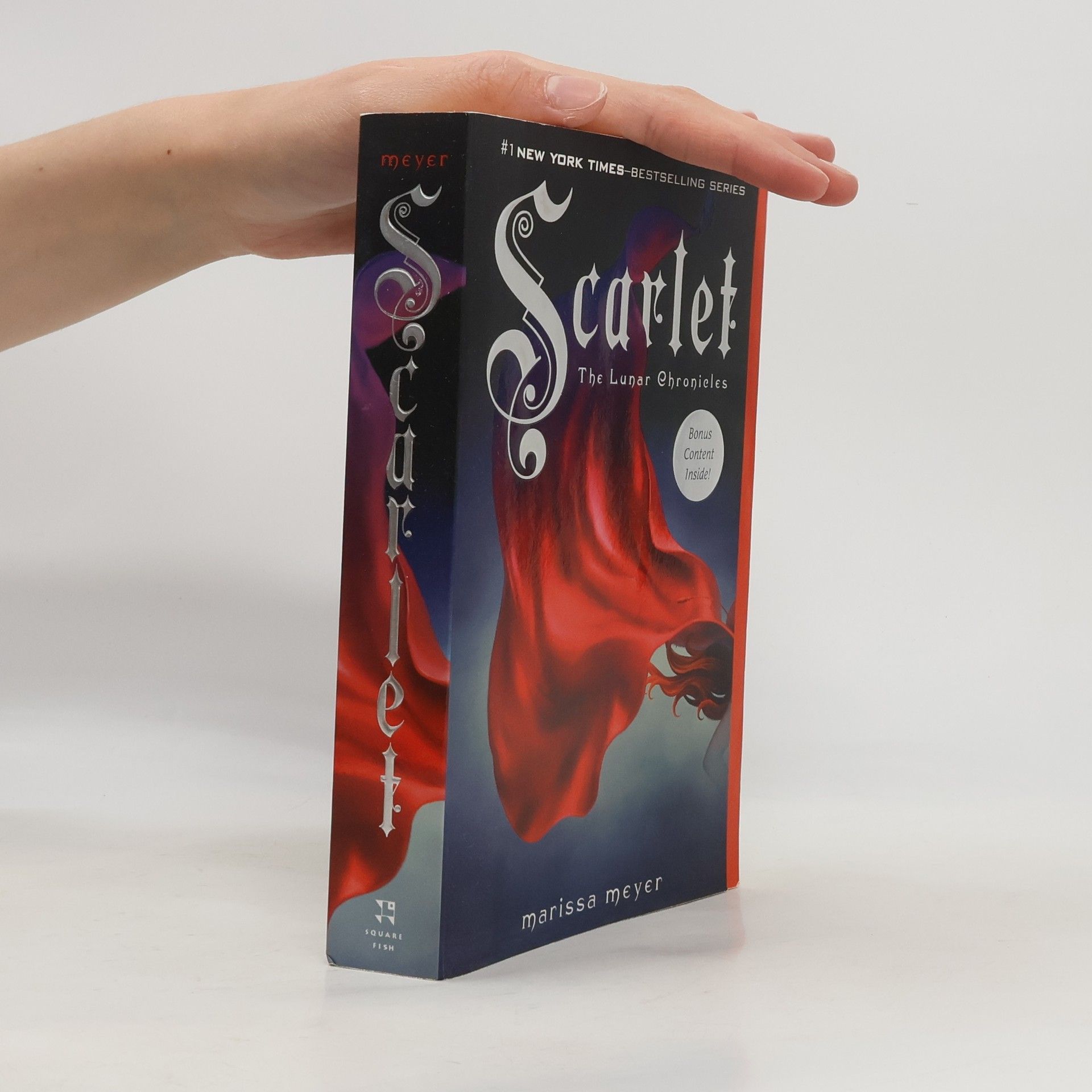 Marissa Meyer Scarlet