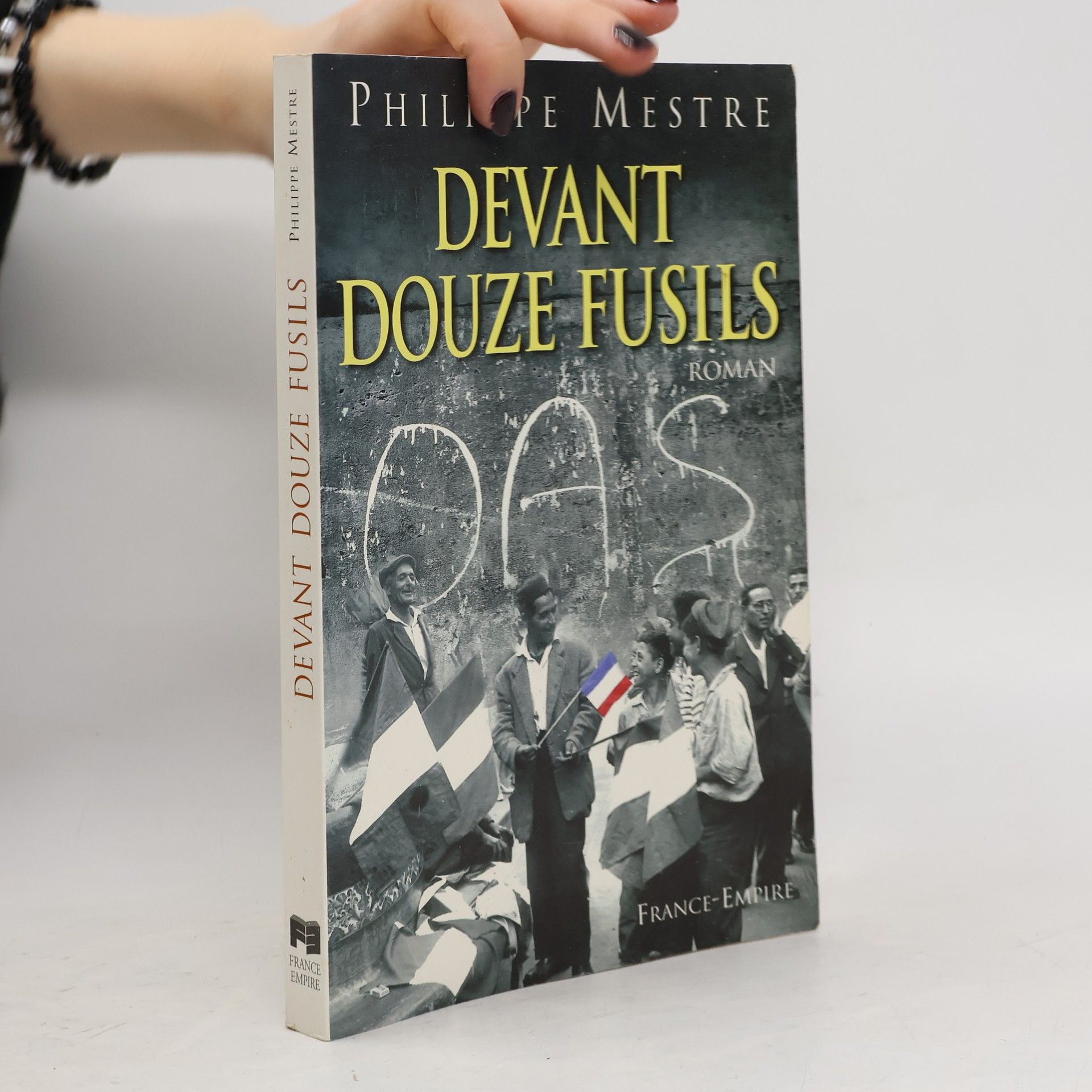 Philippe Mestre Devant douze fusils